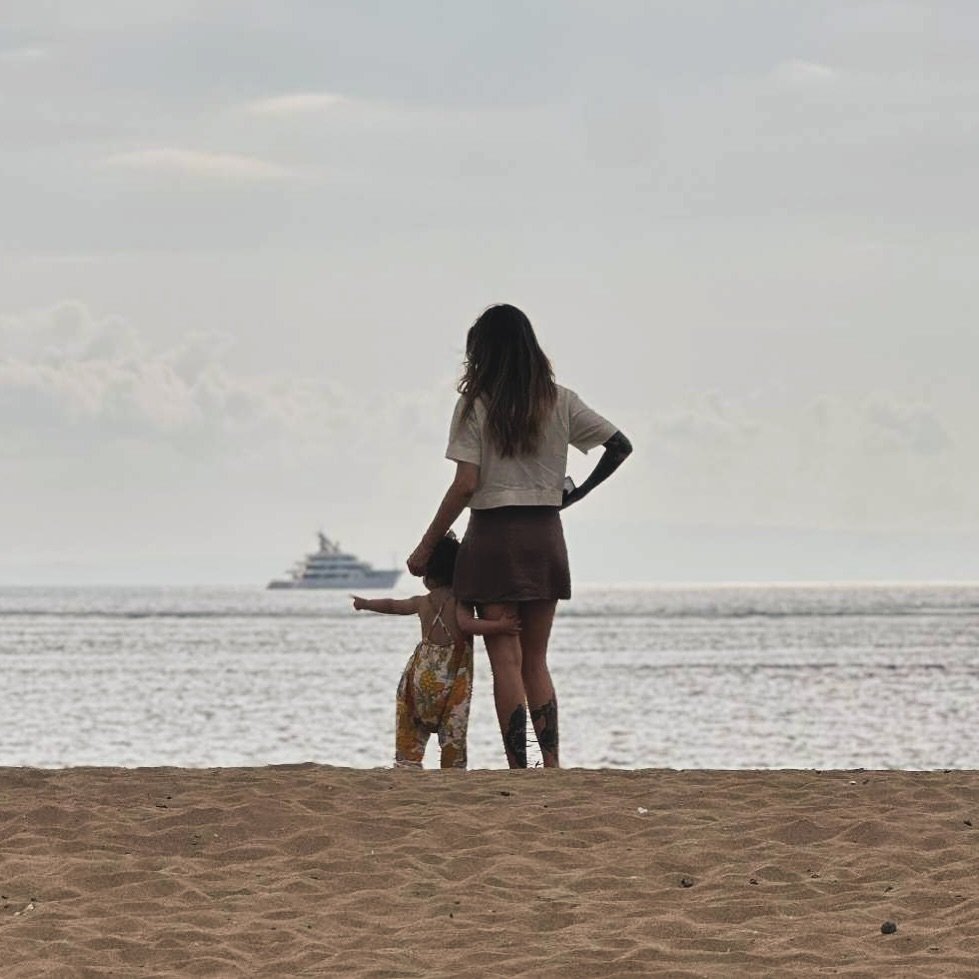 Just a coupla gals with big dreams 🤍 
Anyone else feeling some big shifts coming up?

#inspired #motherdaughterlove #womeninbusiness