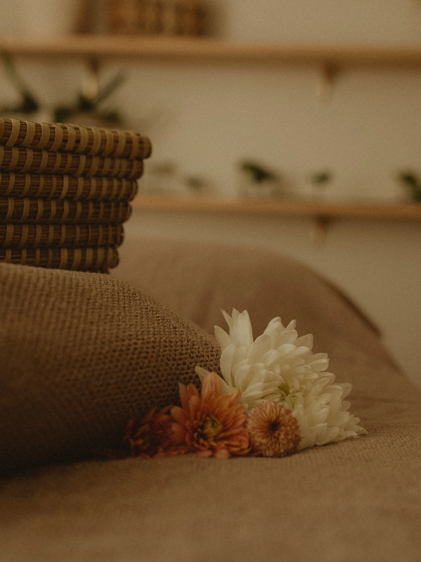 At The Earth House, every moment is considered.
From the scent that greets you at the door to the way your therapist moves with care, every detail is part of a quiet ritual of renewal.

We believe true rejuvenation is found in presence, not pretense.