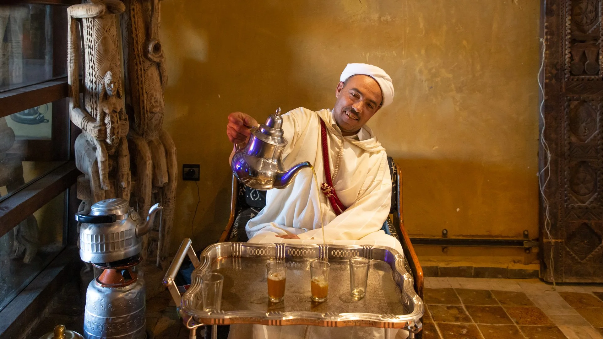 20 Sharon Wiley - The Tea Pourer.jpg