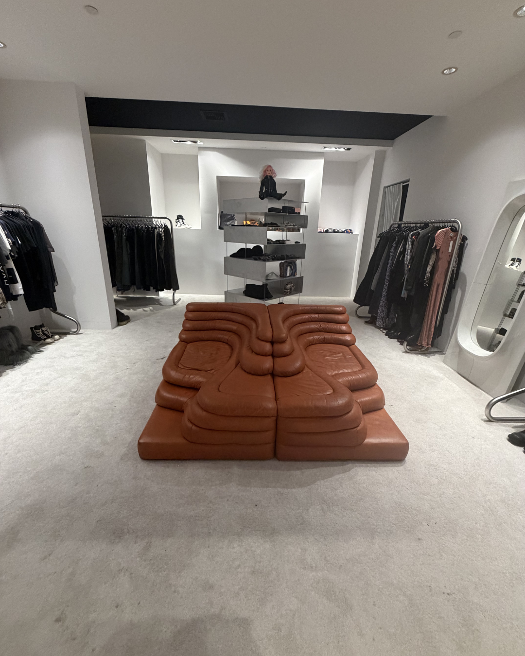 middle room couch.png