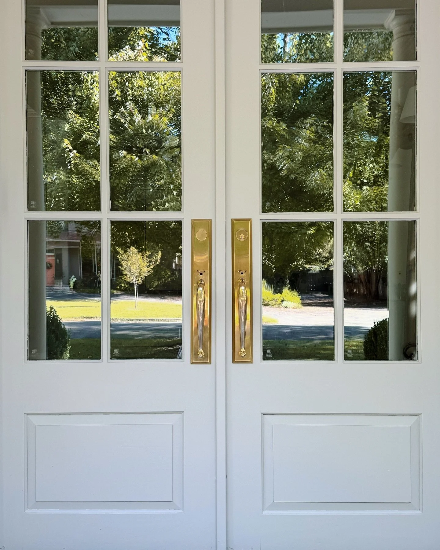 No Tricks, Just Treats ✨ for this pretty front entry on Halloween