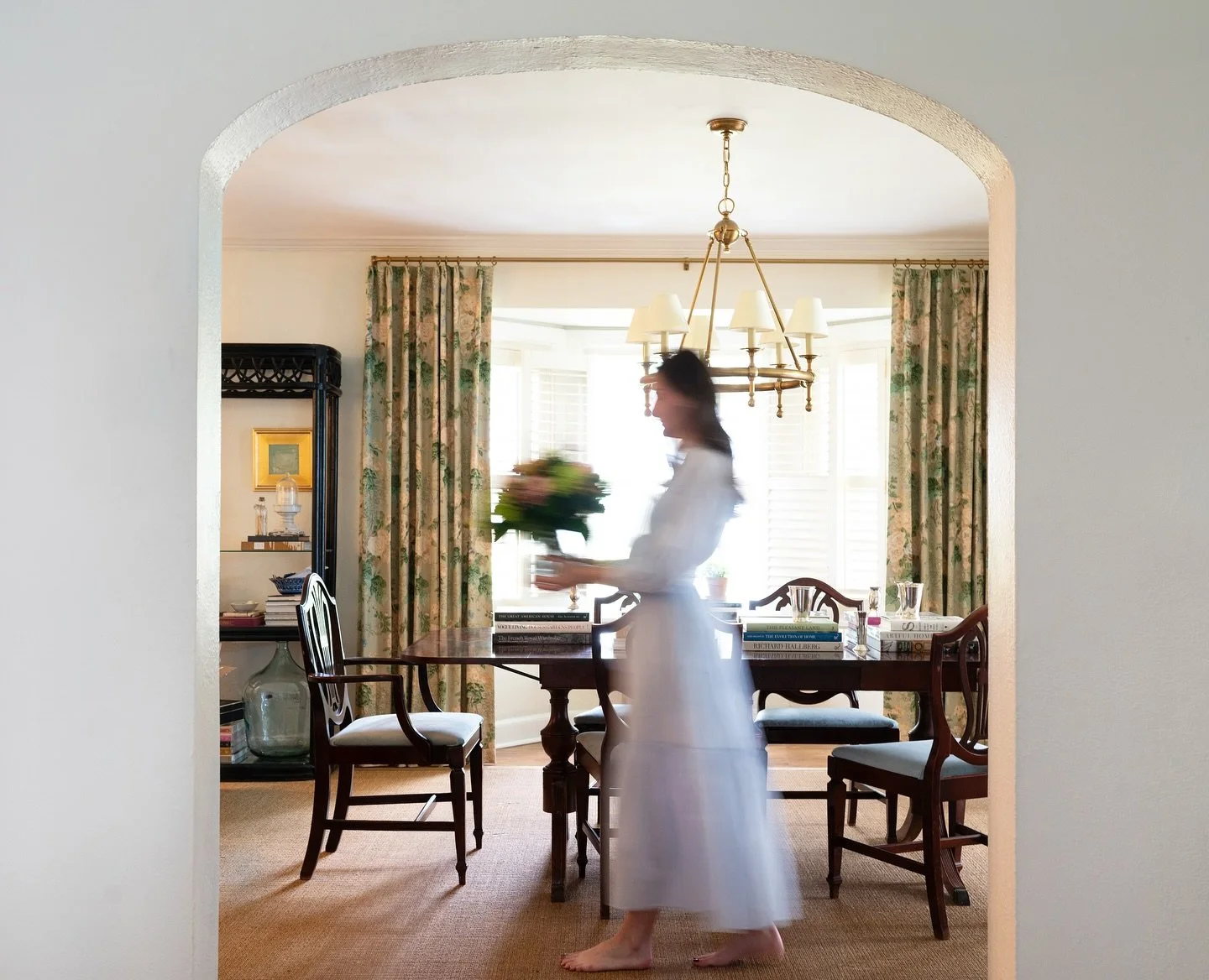 The Week of The Dining Room 🤍

So much to be thankful for as the holidays approach and another year comes to a close. Cheers to an attitude of gratitude, holding your people close and letting them know how much they&rsquo;re loved and appreciated&md