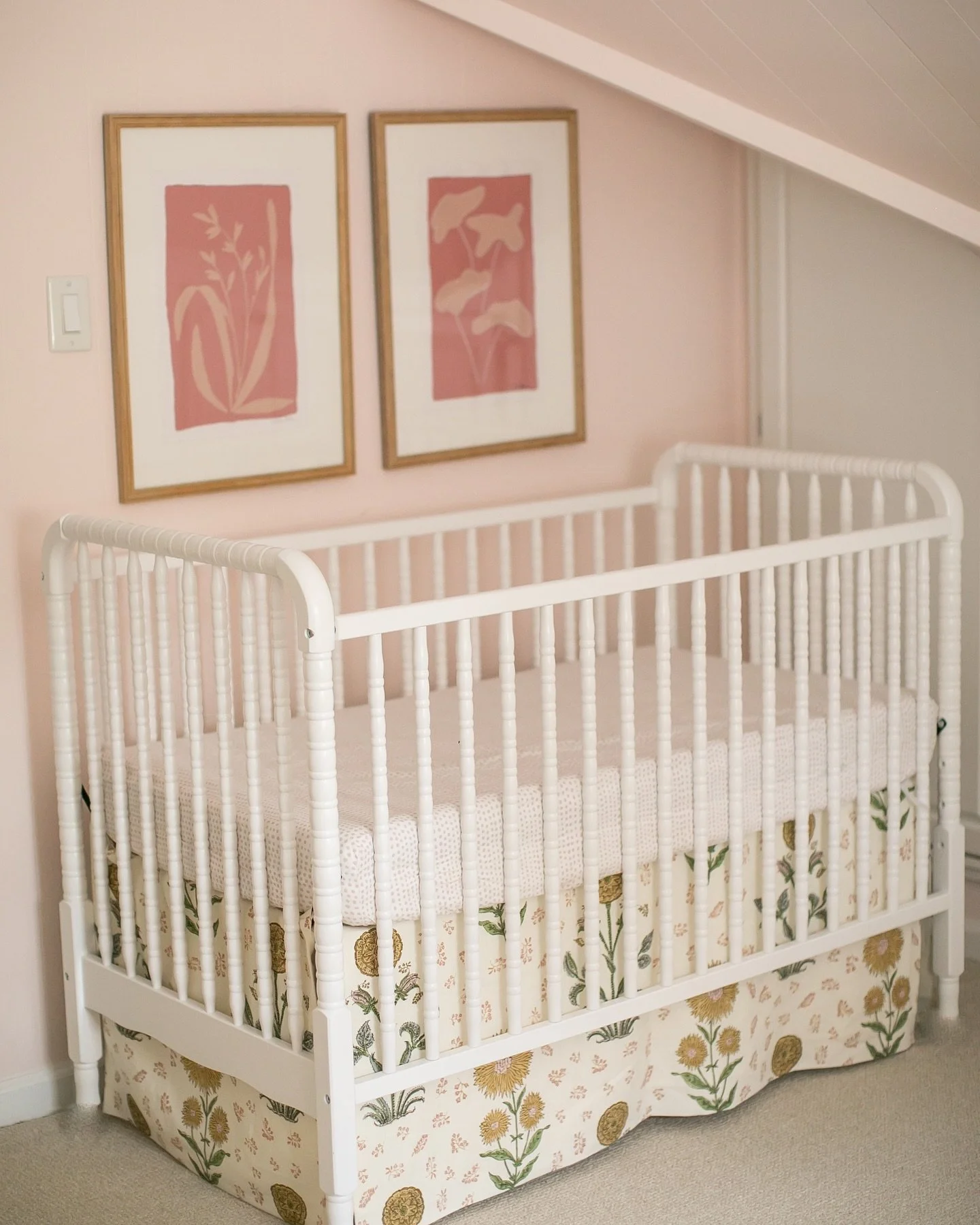 Some of the sweetest detail shots just arrived from a favorite client&rsquo;s newborn photoshoot 🤍 

I offered to cover these precious little faces before sharing them publicly, but their rockstar momma and dear friend agreed that they were too beau