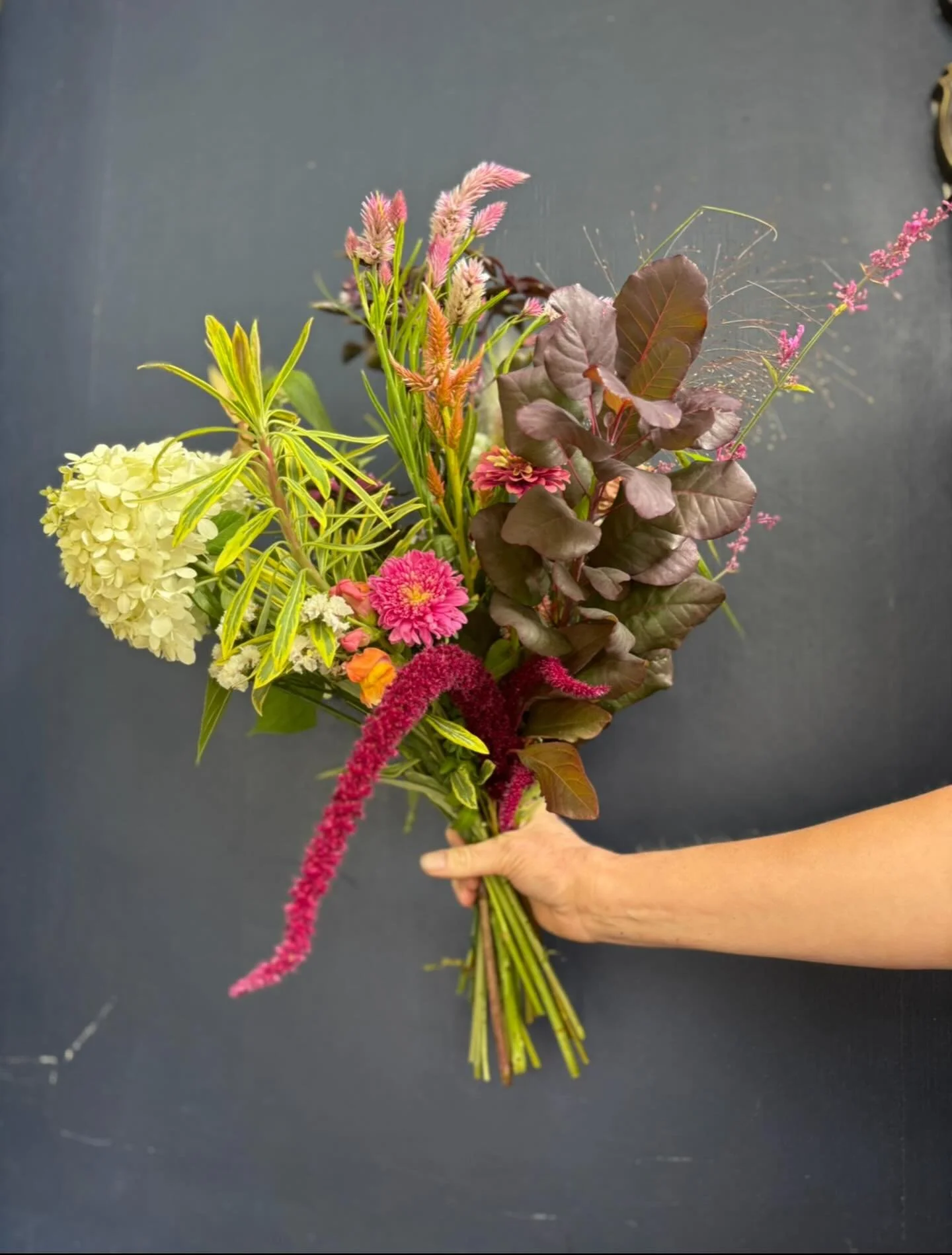 Mere Florals is back for the 2026 season and subscriptions are open.

We&rsquo;re offering 10% off all new subscriptions for Easter weekend with code EASTER10.

https://www.mereflorals.com or check the link in our bio

We&rsquo;re growing a lineup of