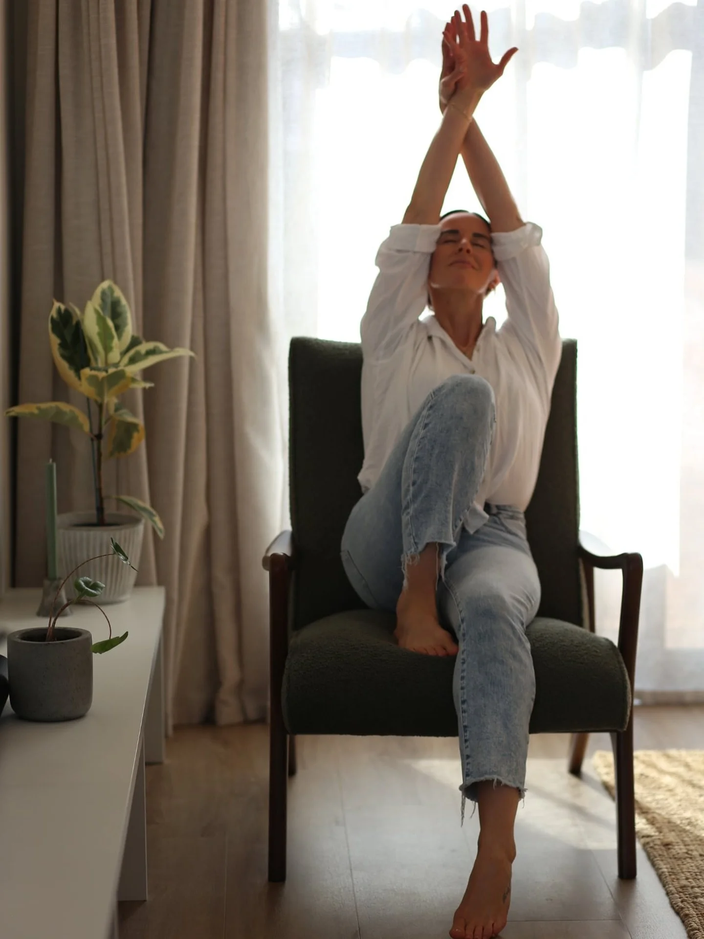 Get ready to evolve into the woman who holds an unshakeable trust in herself ⚡️ 
Tomorrow, your invitation arrives. 
To step into clarity, confidence and wholeness.
To build your own unique roadmap to elevated wellness. 
To reclaim your sparkle ✨