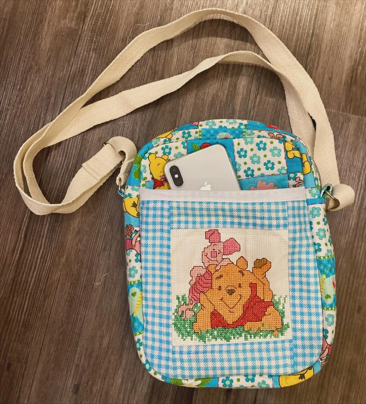 Finely adding some of my cross-stitch creations to a bag! This 🍯Winnie the Pooh Quilted Crossbody will be available this weekend along with a Quilted Stitch and Quilted Baby Yoda.