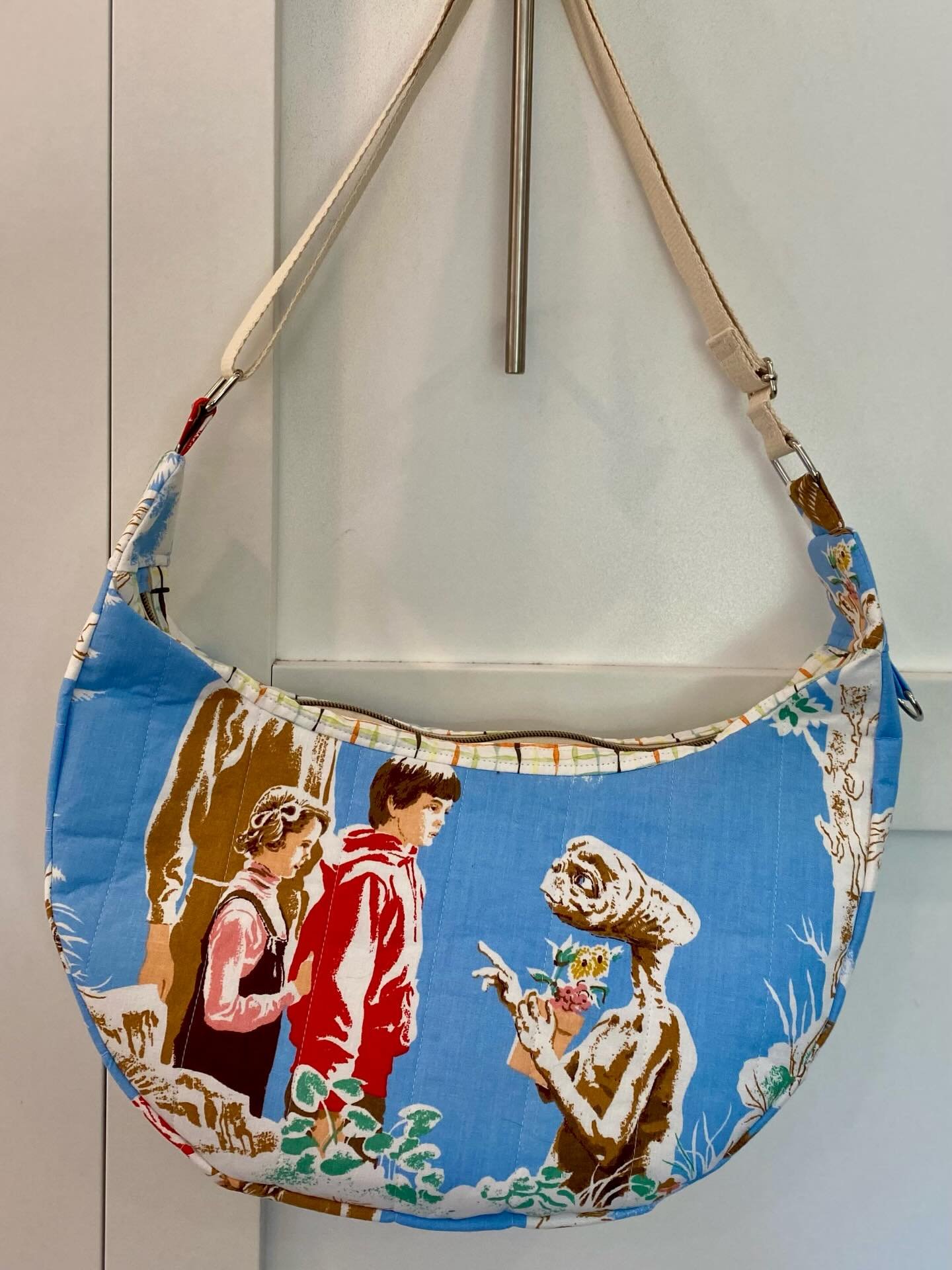 E.T. Movie Upcycled Shoulder Bag. Available now on my website www.sarahsewscrafts.com #etmovie #upcycledbag #handmade #vintagebedsheets