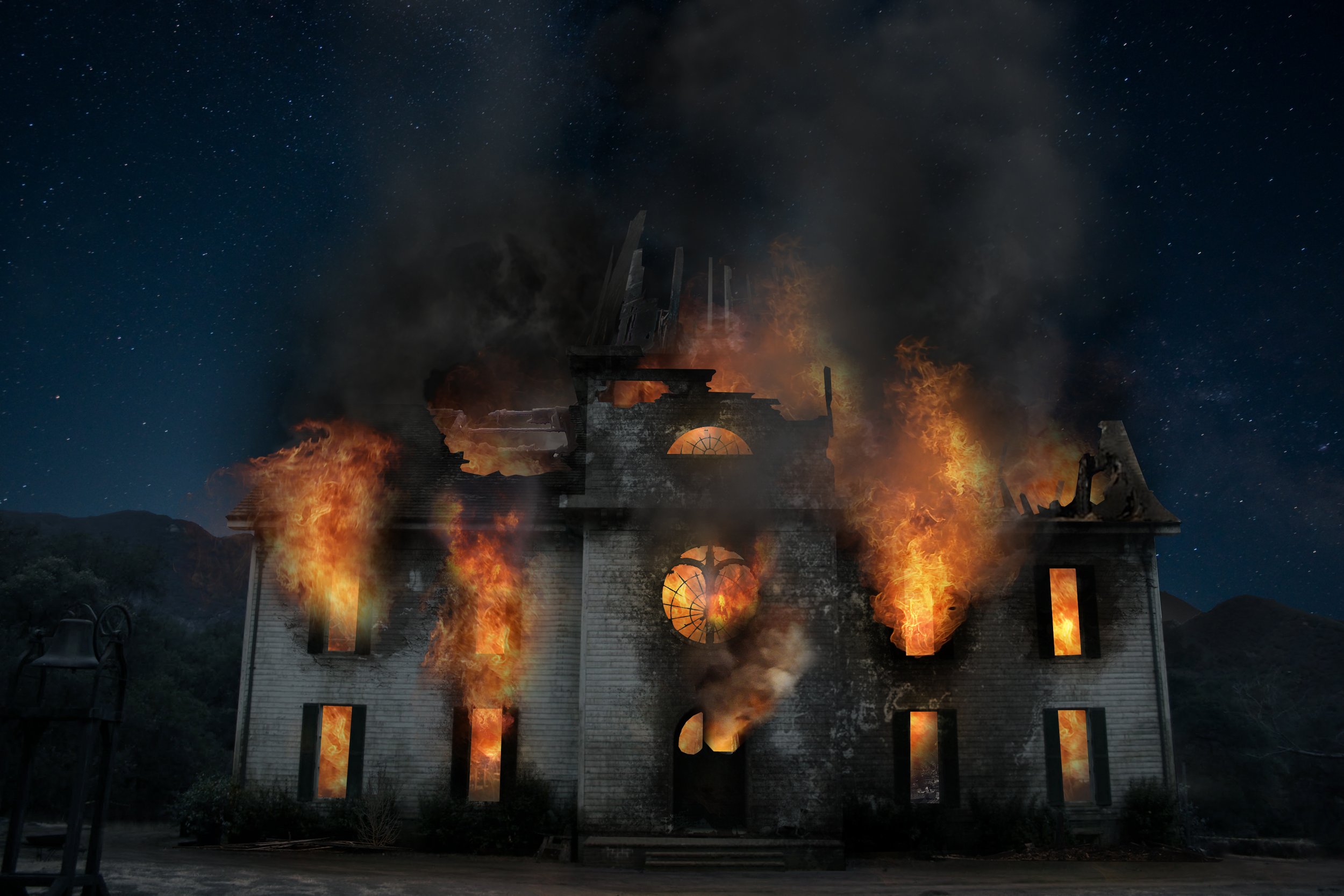 farmhouse_ext_onfire2.jpg