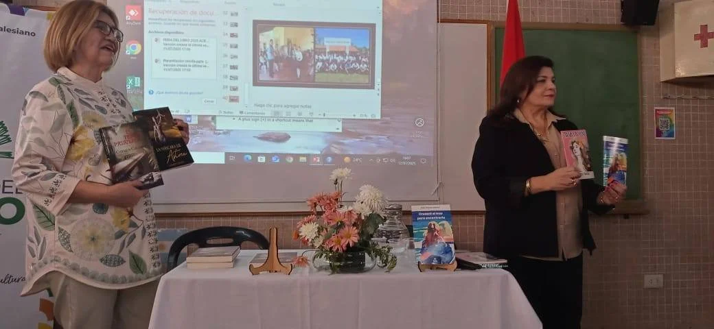 "Promoción de la lectura en Paraguay", conversatorio desarrollado en la Feria del Libro de Corrientes, Argentina