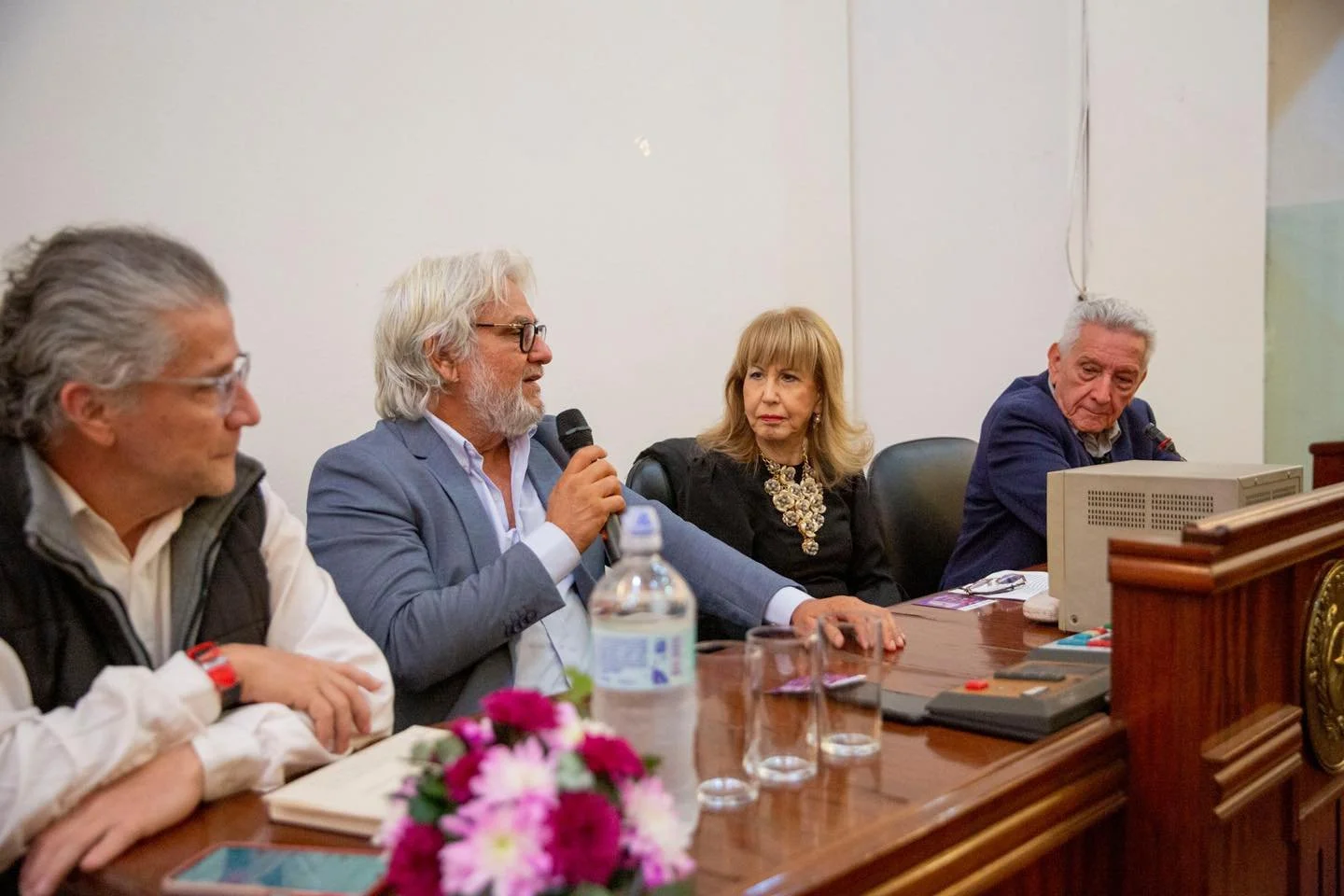 “La lápida en el jardín”, de Leni Pane