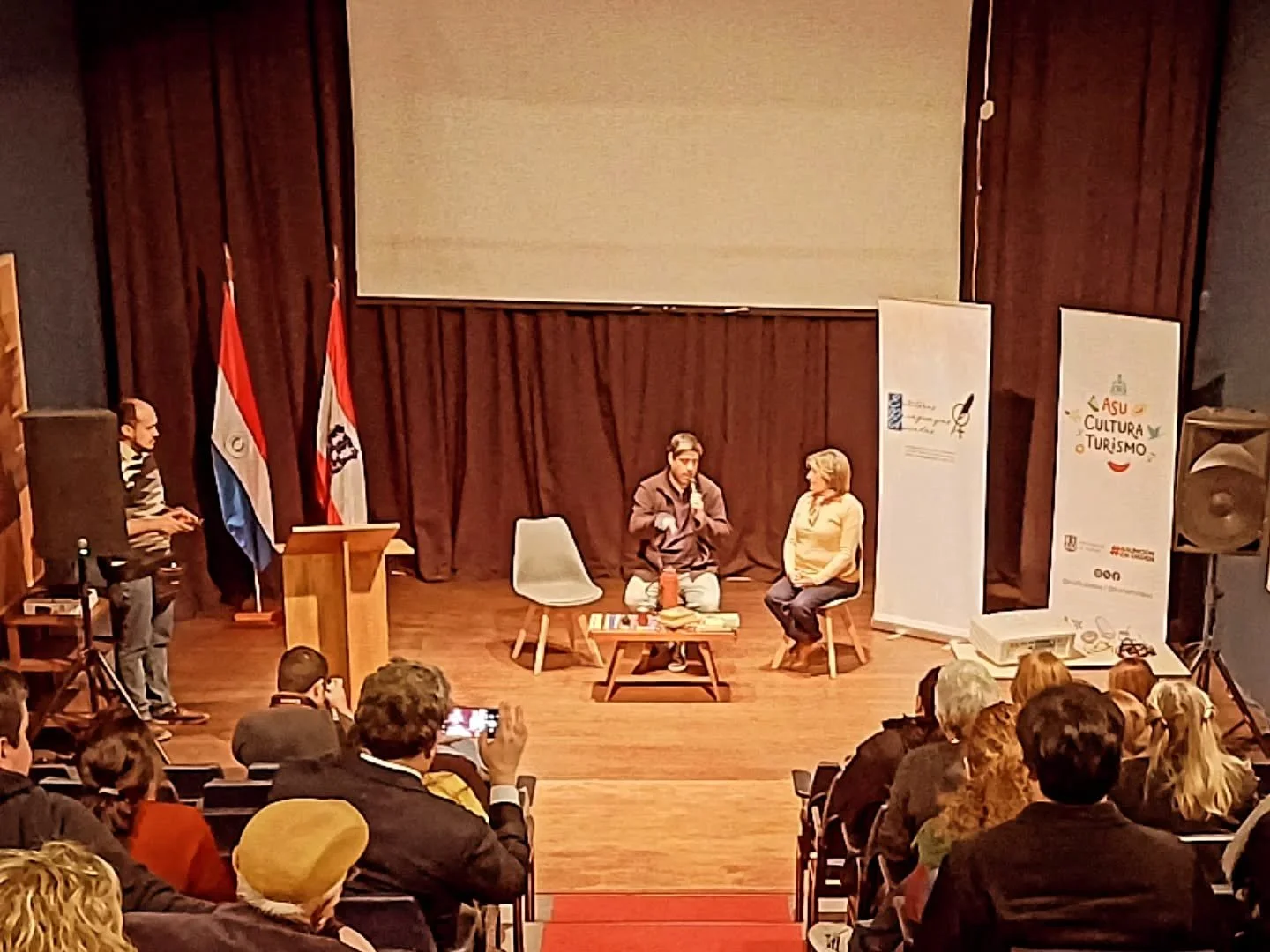 La historia del Paraguay en la literatura de Gabriel Casaccia, a cargo del Profesor Sergio Cáceres.