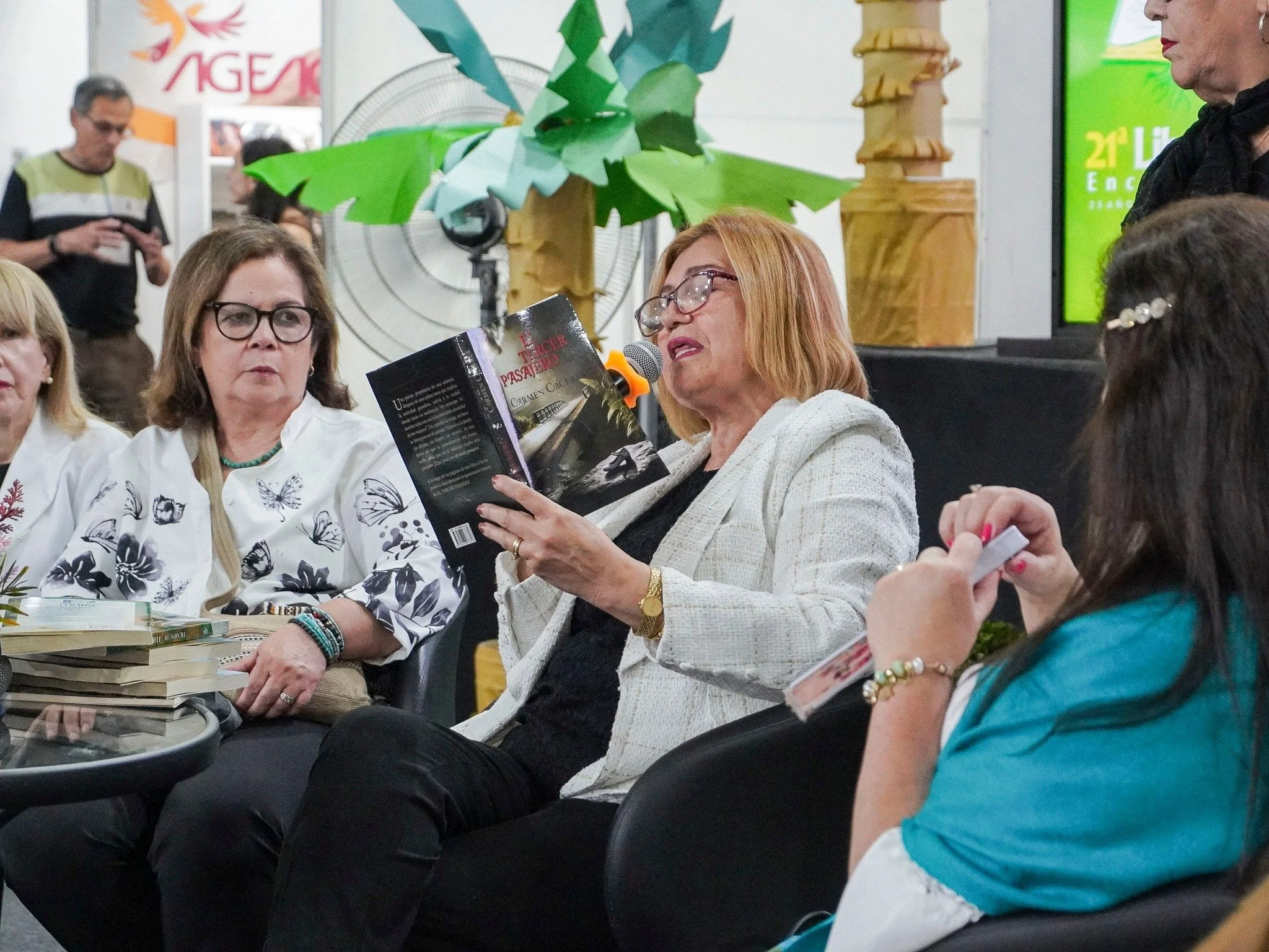 El tercer pasajero, de Carmen Cáceres