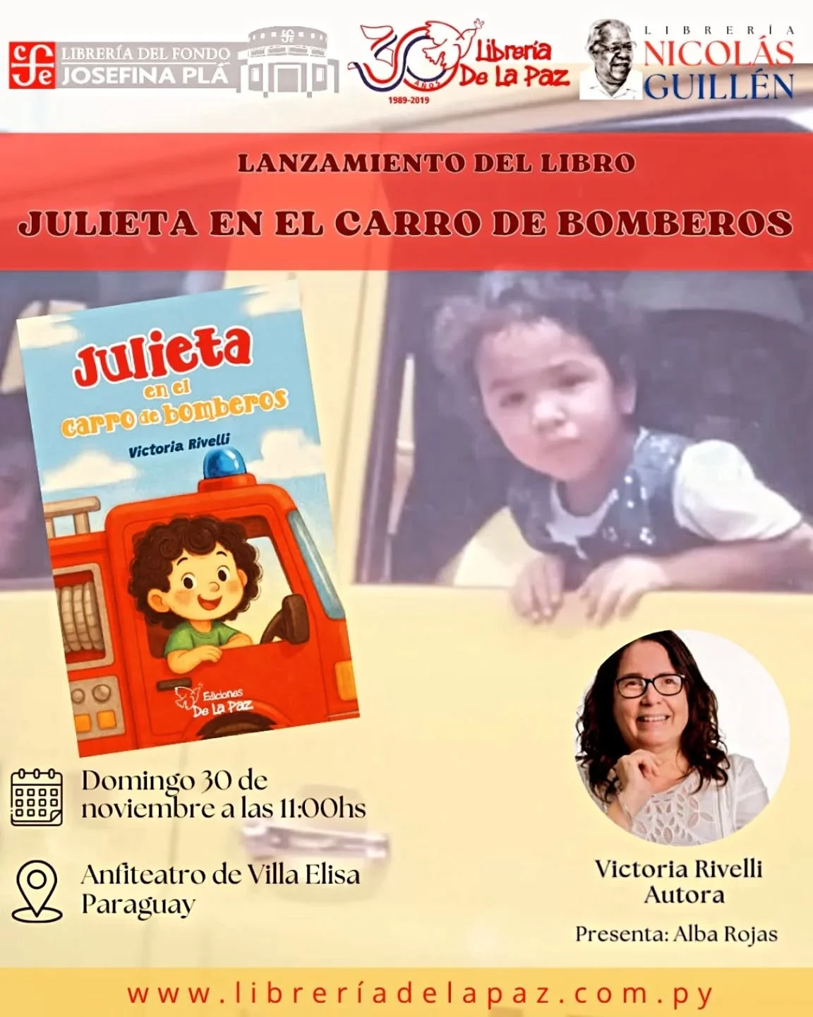 Julieta en el carro de bomberos