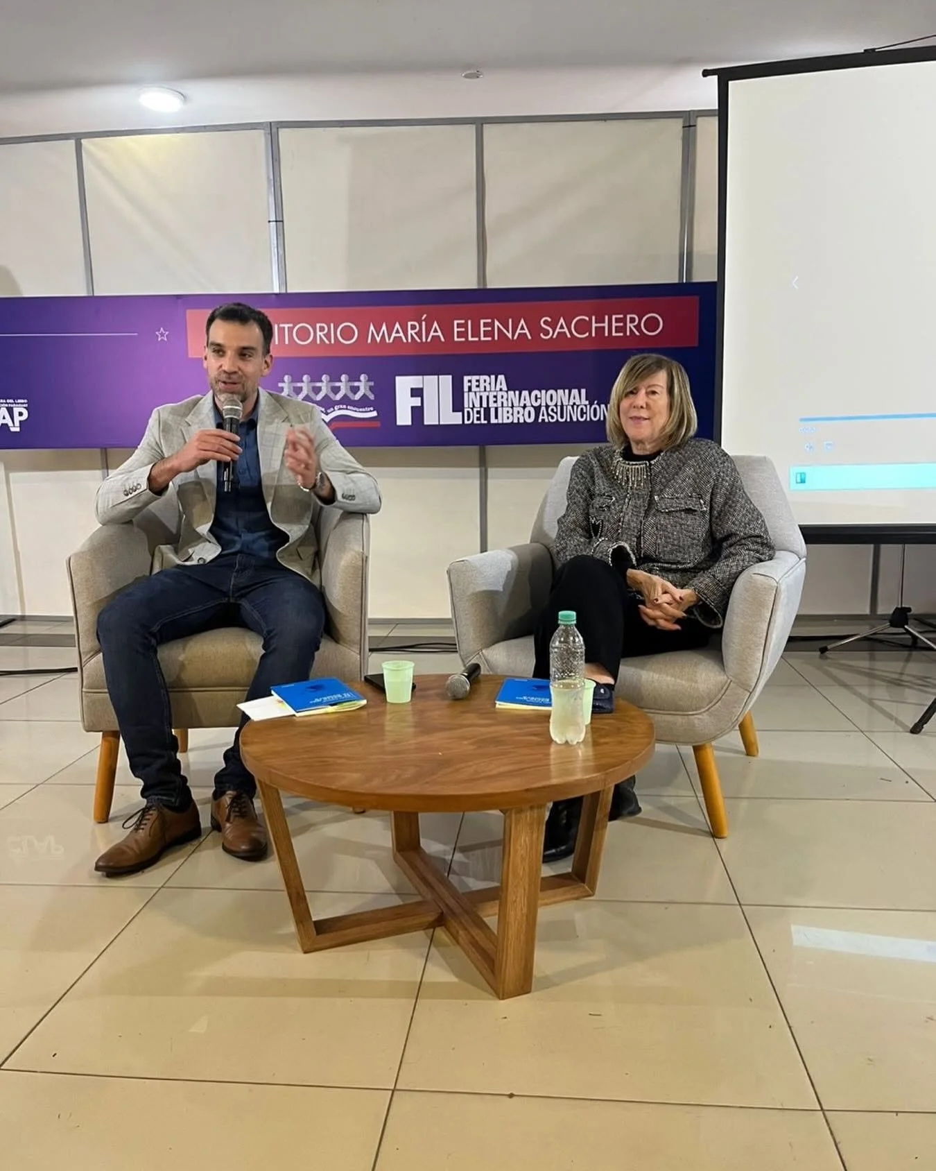 El pacto que te nombra, de Lourdes Espínola Wiezzell
