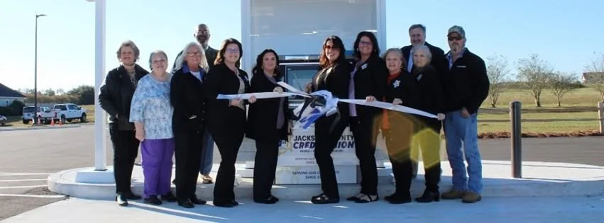 Marianna Business Holds Ribbon Cutting At New Location