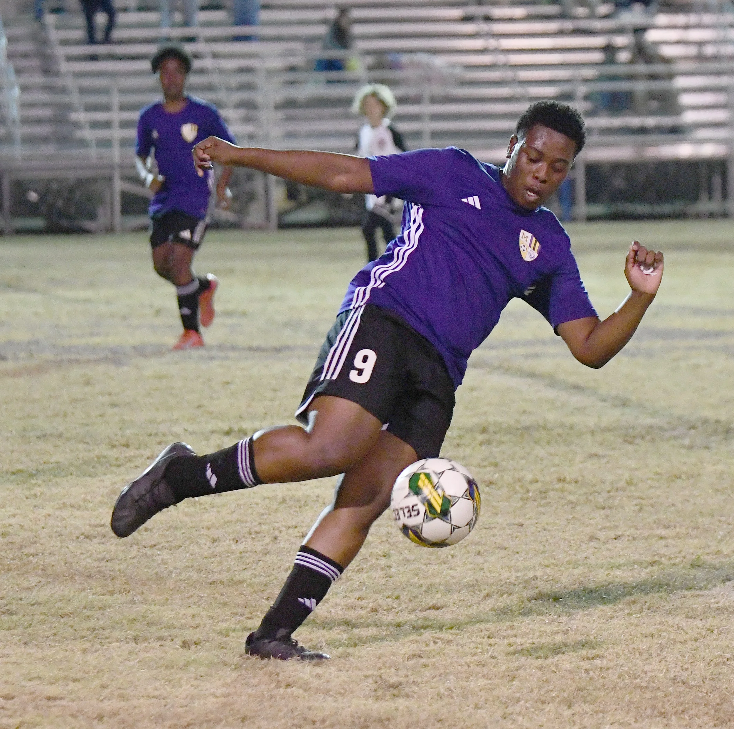 Marianna Rolls to a 3–0 Start