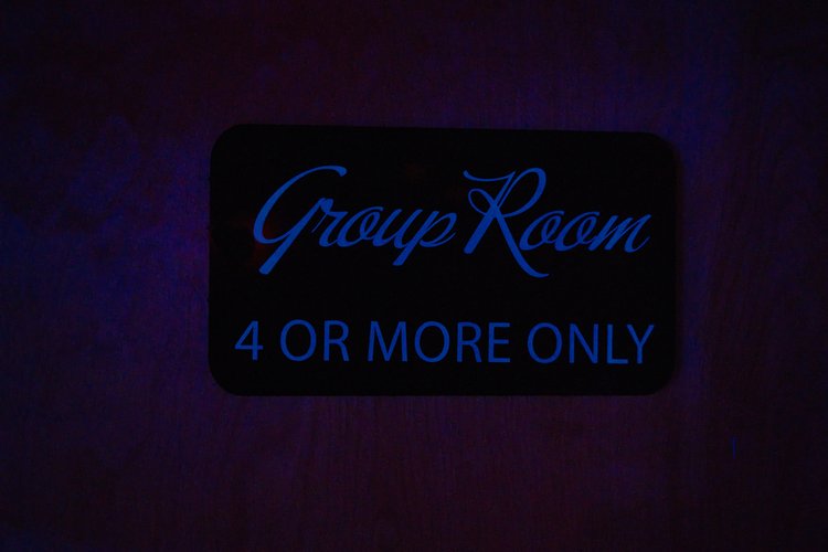 room sign