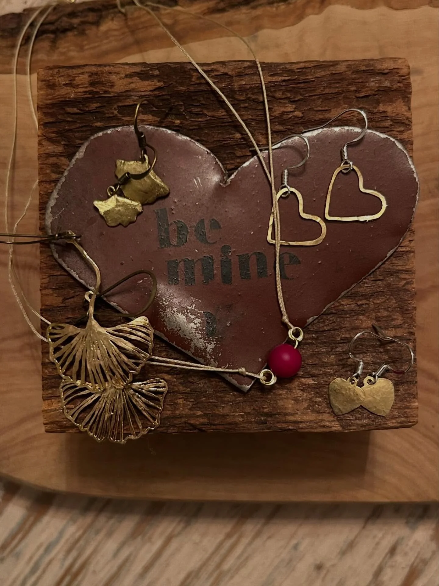 ❤️❤️Holiday for LOVE coming up so treat yourself or someone you love to @peace_by_piece_ !❤️❤️

Available locally in Leesburg directly from me @studio101leesburg , @birchtreebookstore + @foliageplantshopva 11 W Market, or @king_street_collective 26 N