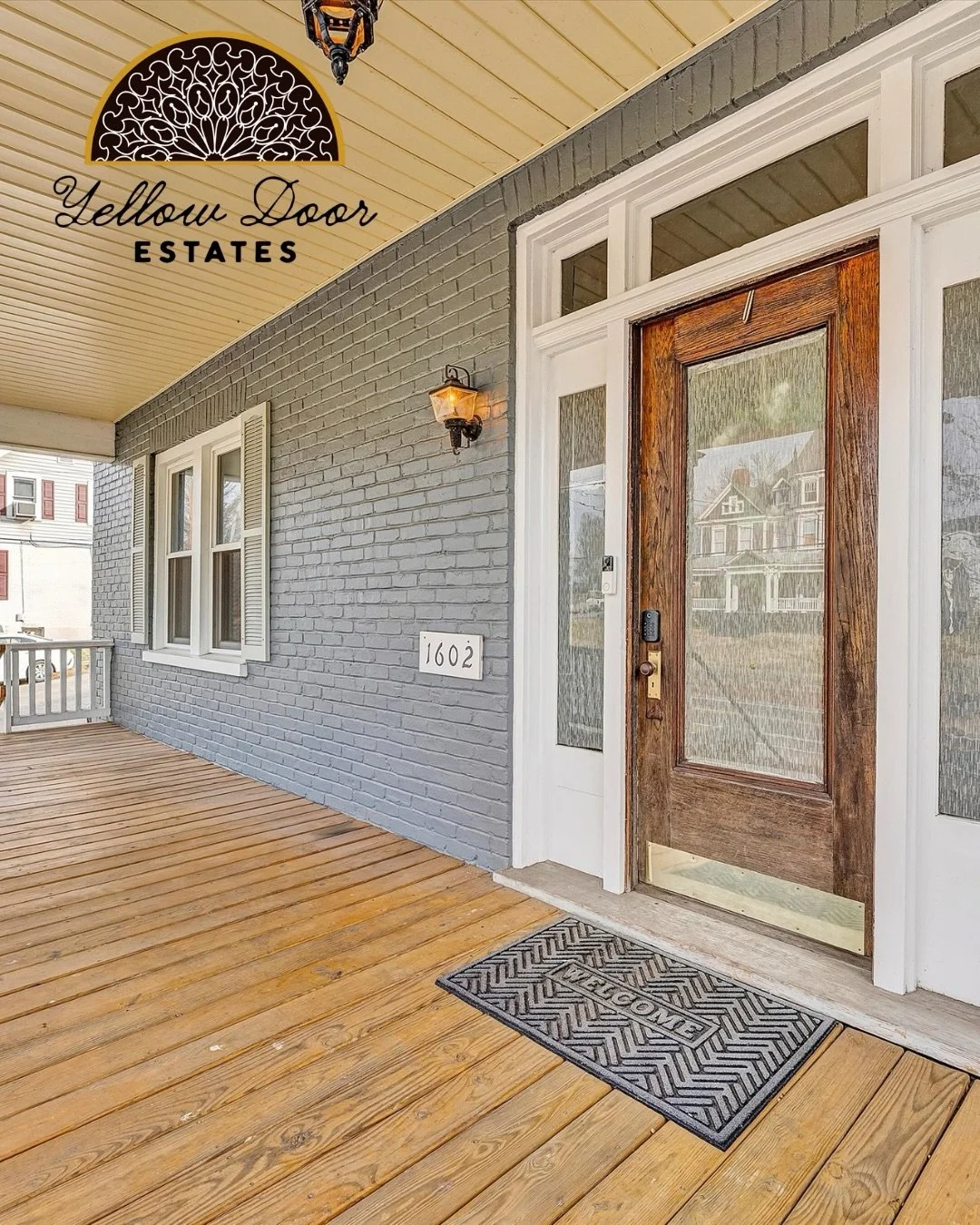 Beautifully blue and right on Memorial Avenue. Fully furnished with utilities included and short term lease options available. Enjoy convenience to everything you need for a refreshing and walkable Grandin lifestyle including all the fun, shopping, d