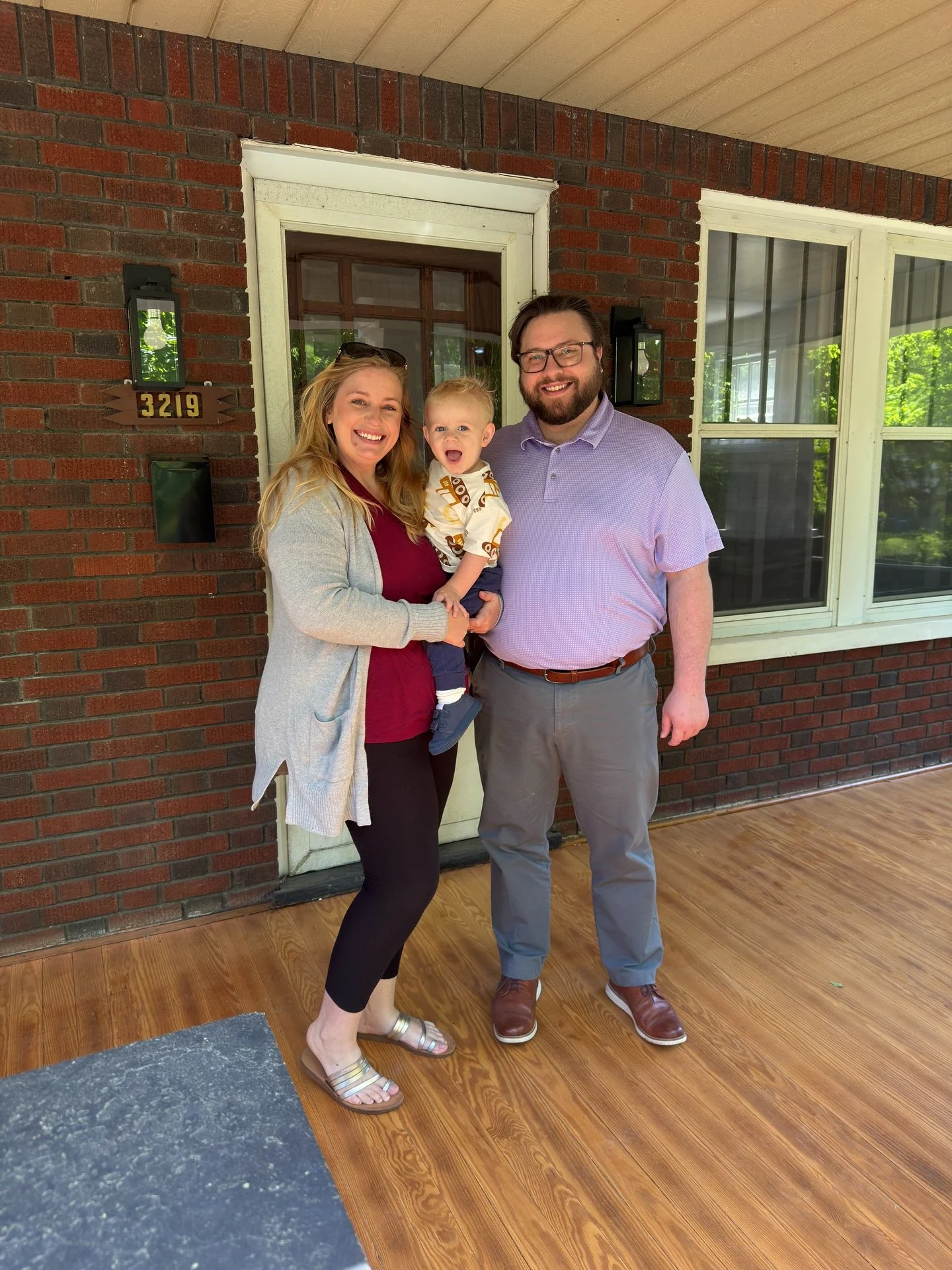 Signed, sealed, and delivered for my buyers with their new home in Roanoke. 🤗 I went to high school with one of my buyers and he gave me a ring when they relocated back home to Roanoke to help his sweet sweet family. 

We locked down the perfect hom