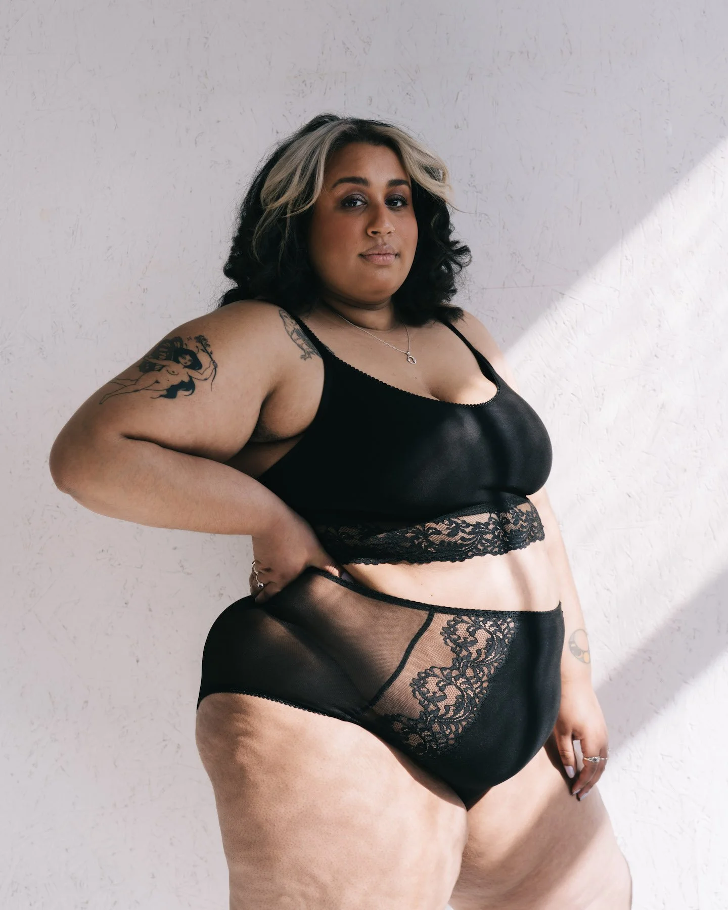 Camisole in Organic Cotton + Valencia Lace