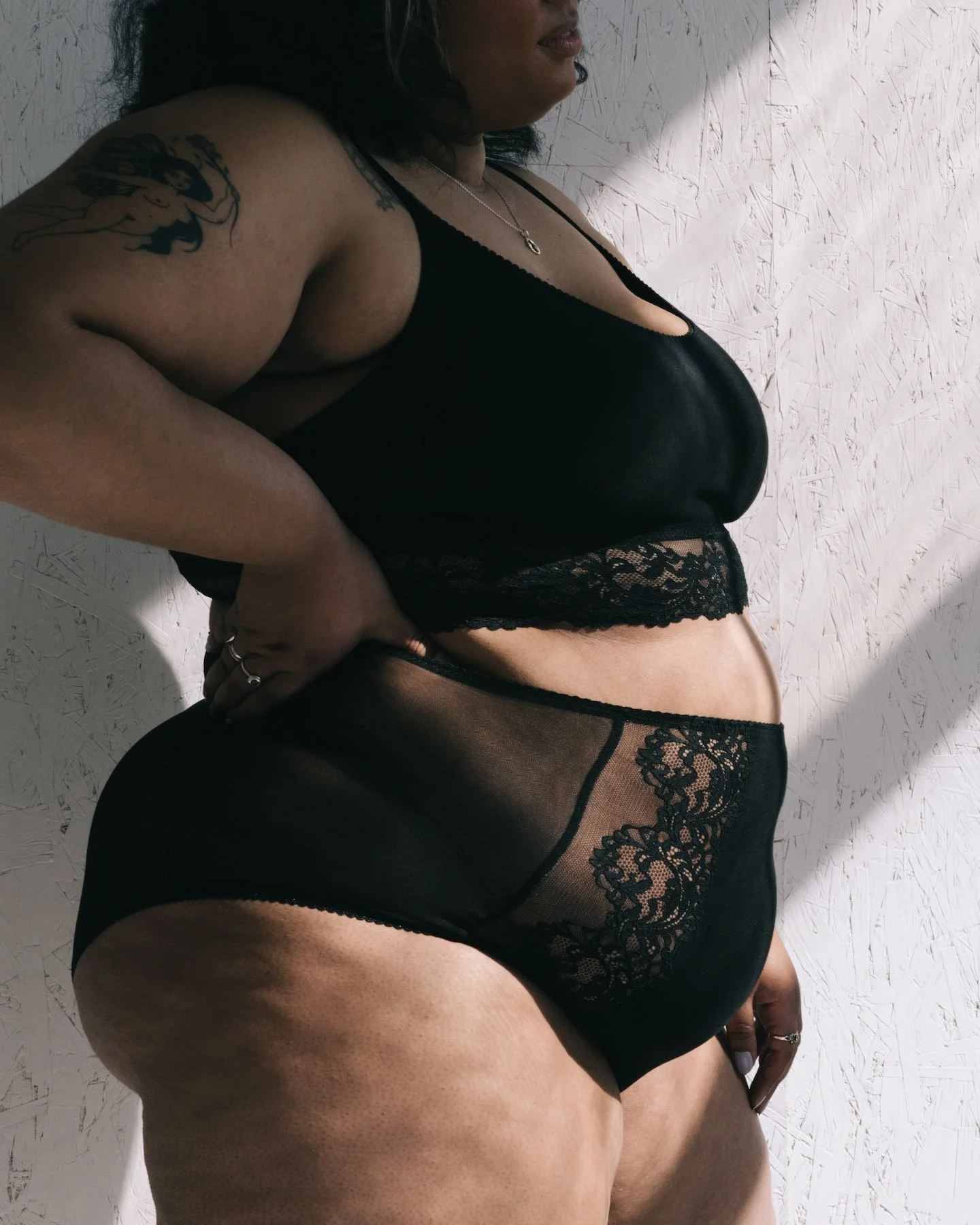 Applique Full Cut with Valencia Lace