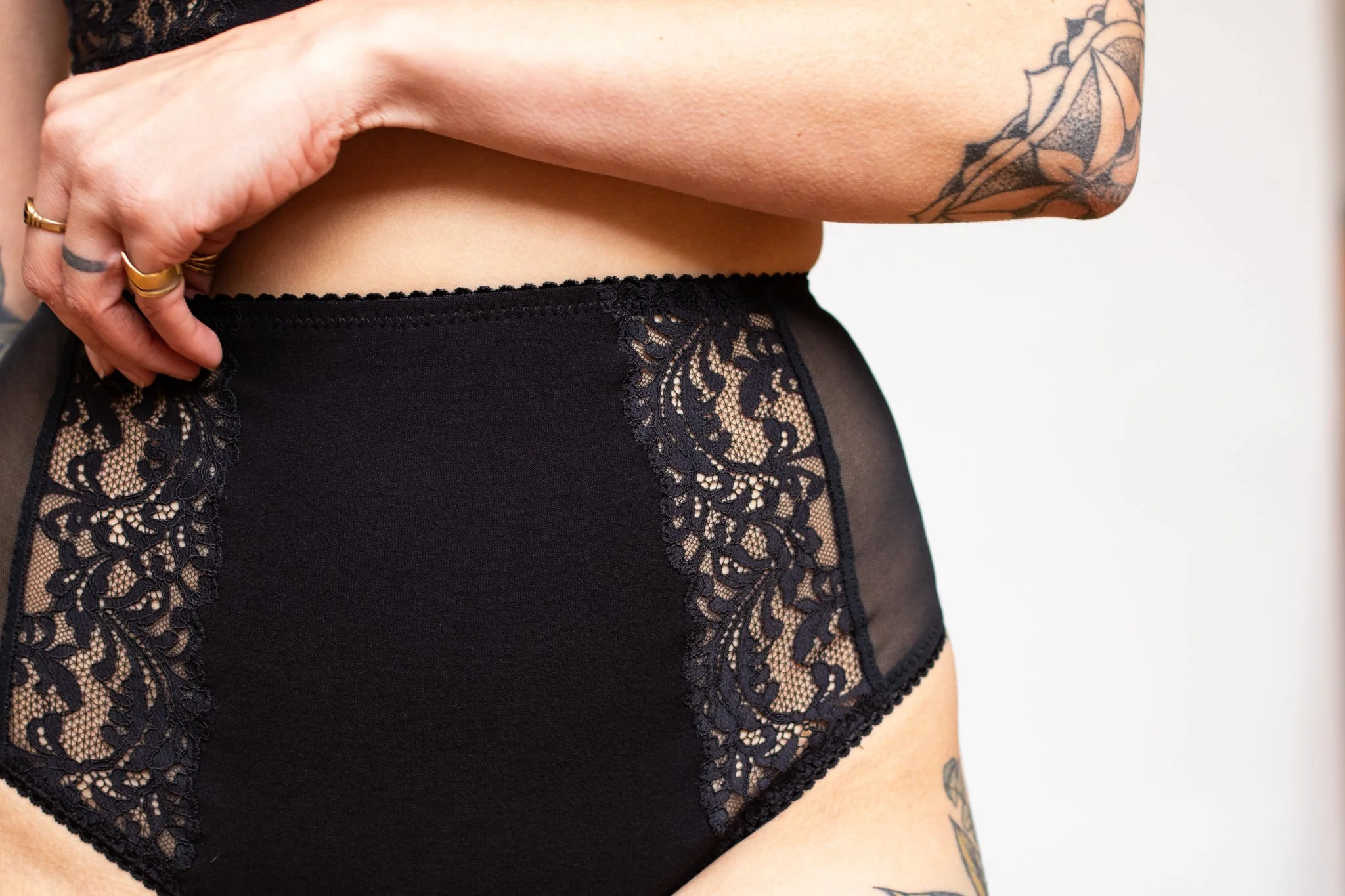 Valencia Thong-1.jpg