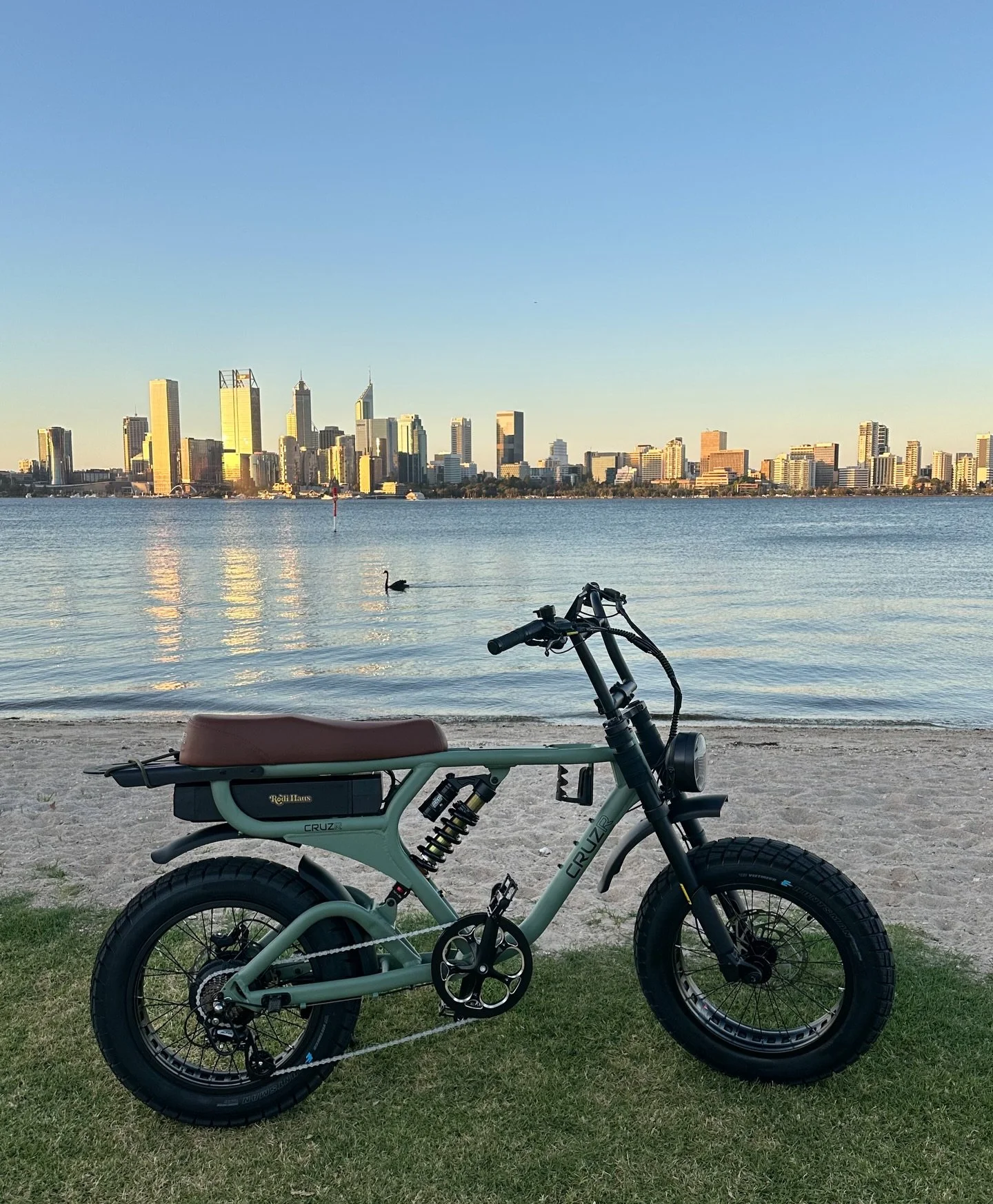 CRUZR Stoke: the smoothest thing on two wheels ⚡
Perth skyline approved. Rodi vibes certified.