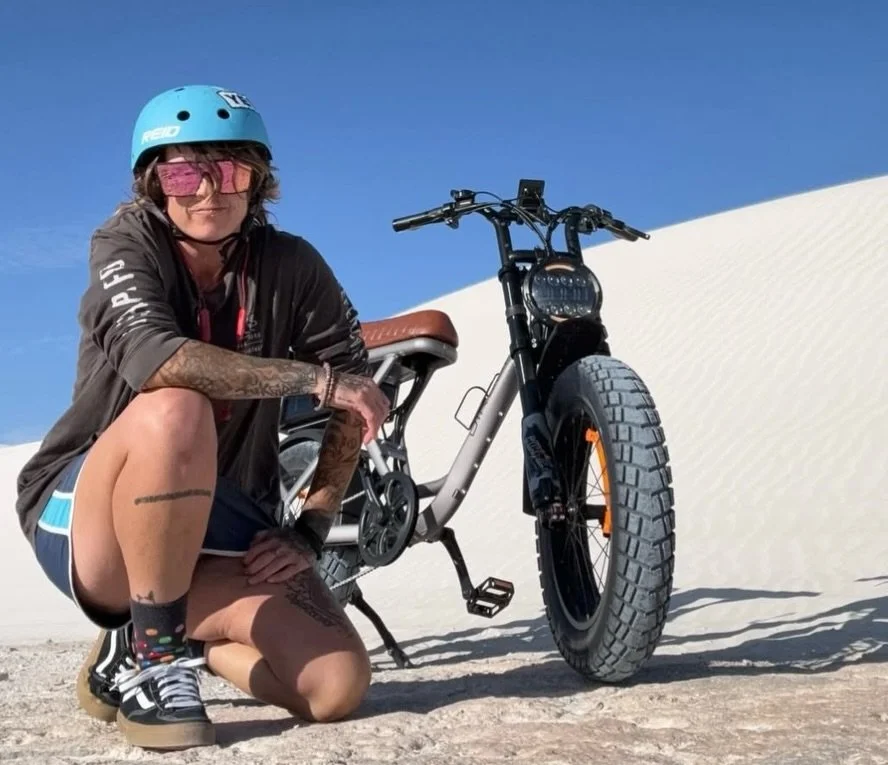 Rodi legend @sandy_taws  sending it in the dunes 🏜️⚡️