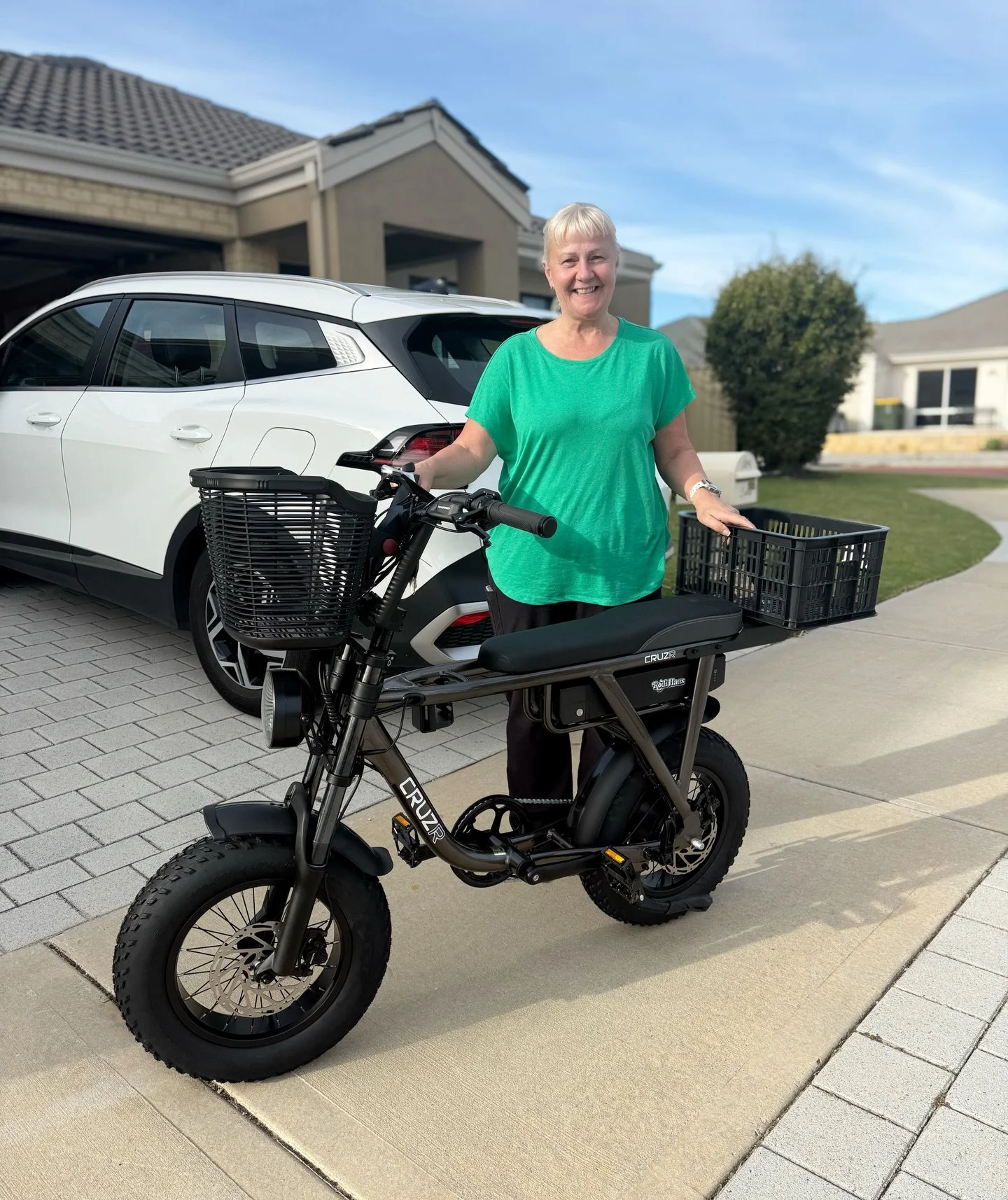 CRUZR Grom delivery for this legend ⚡️

Front + rear basket setup = errands, sorted ✔️