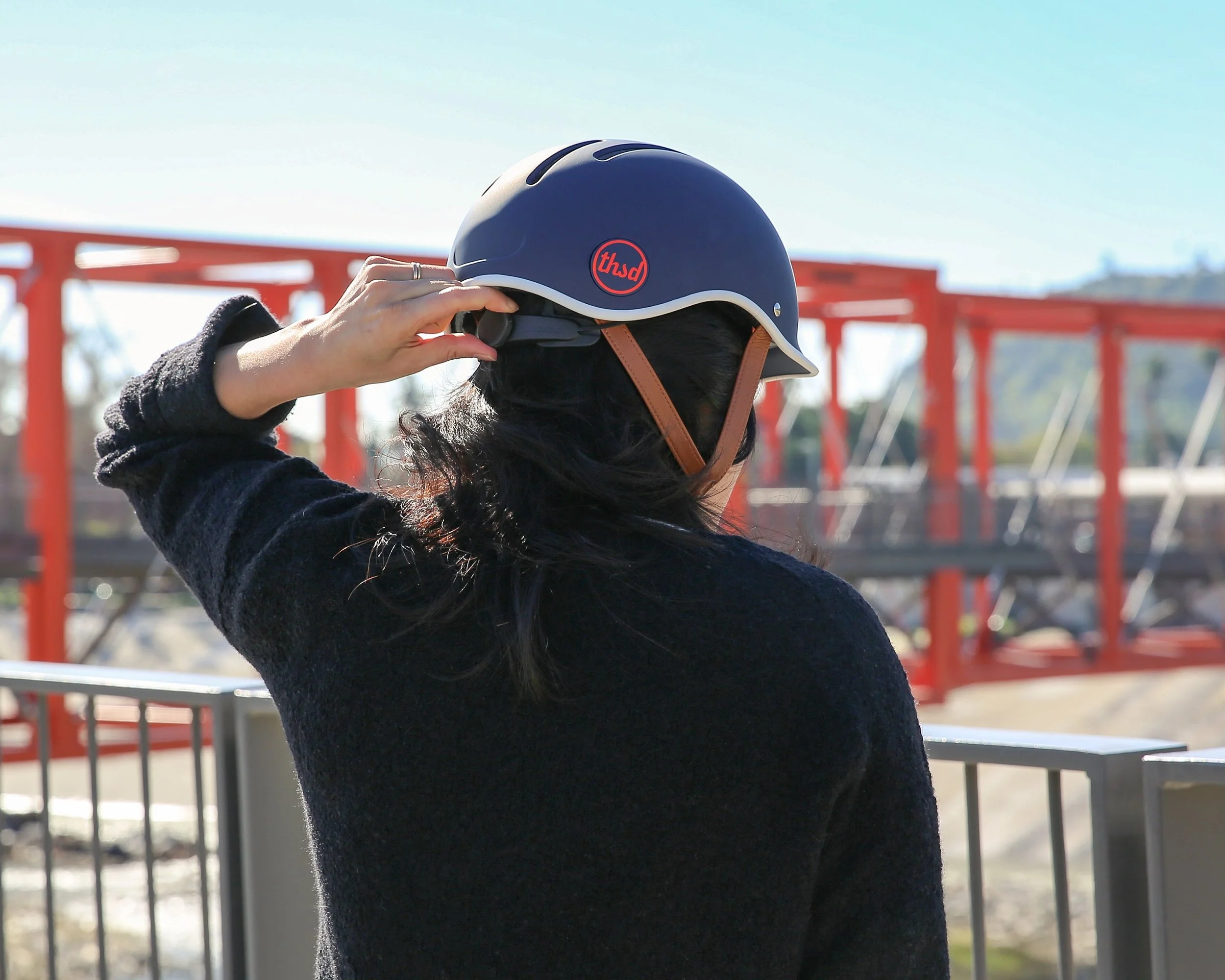 thousand-helmet-heritage2-lifestyle-thousand-navy-8.jpg