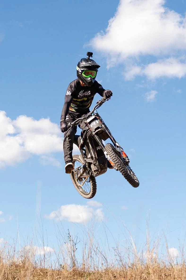 Rerode-R1-electric-dirt-bike-jump.jpg