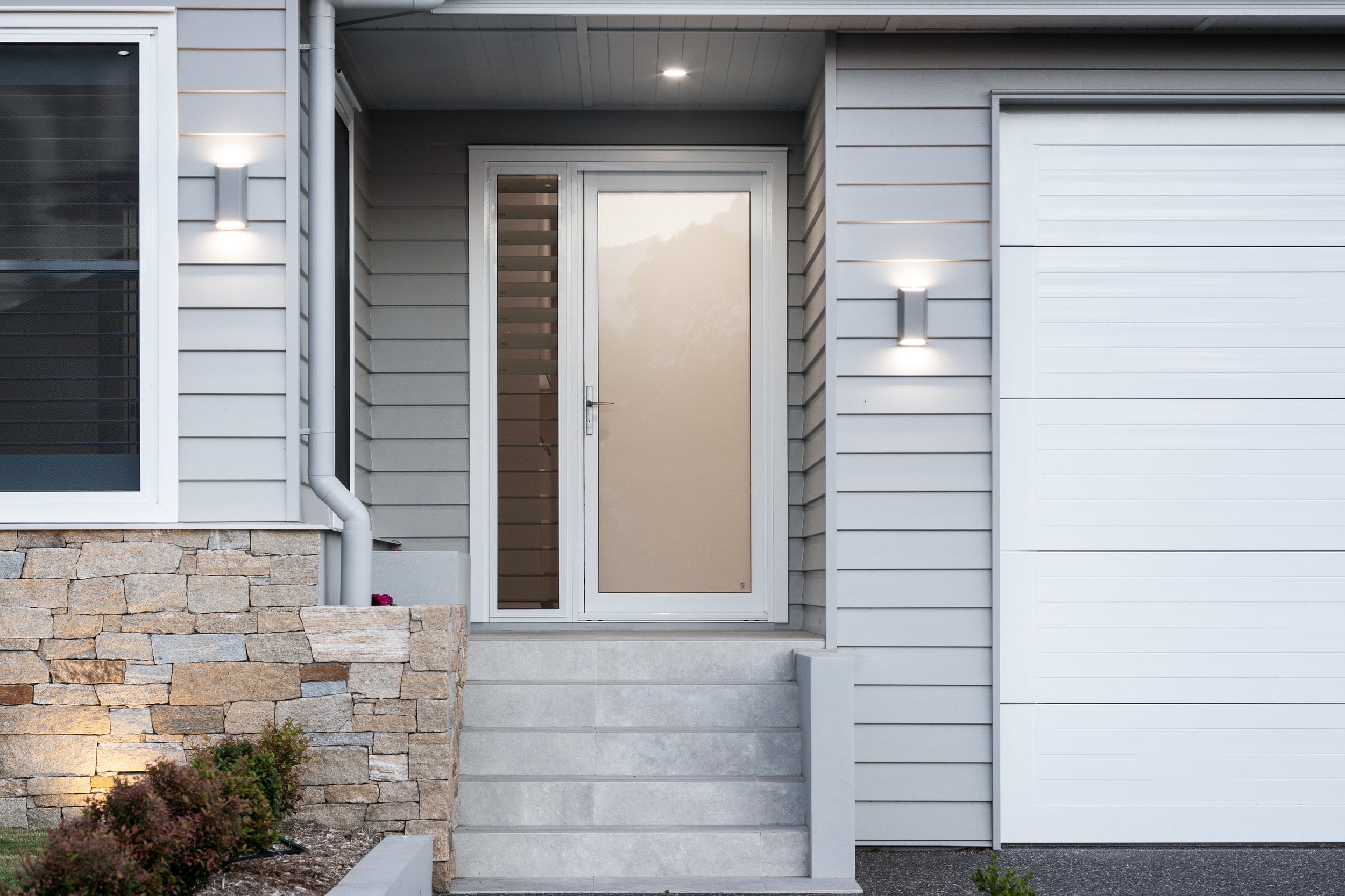 Stuart St Entry steps 2.jpg