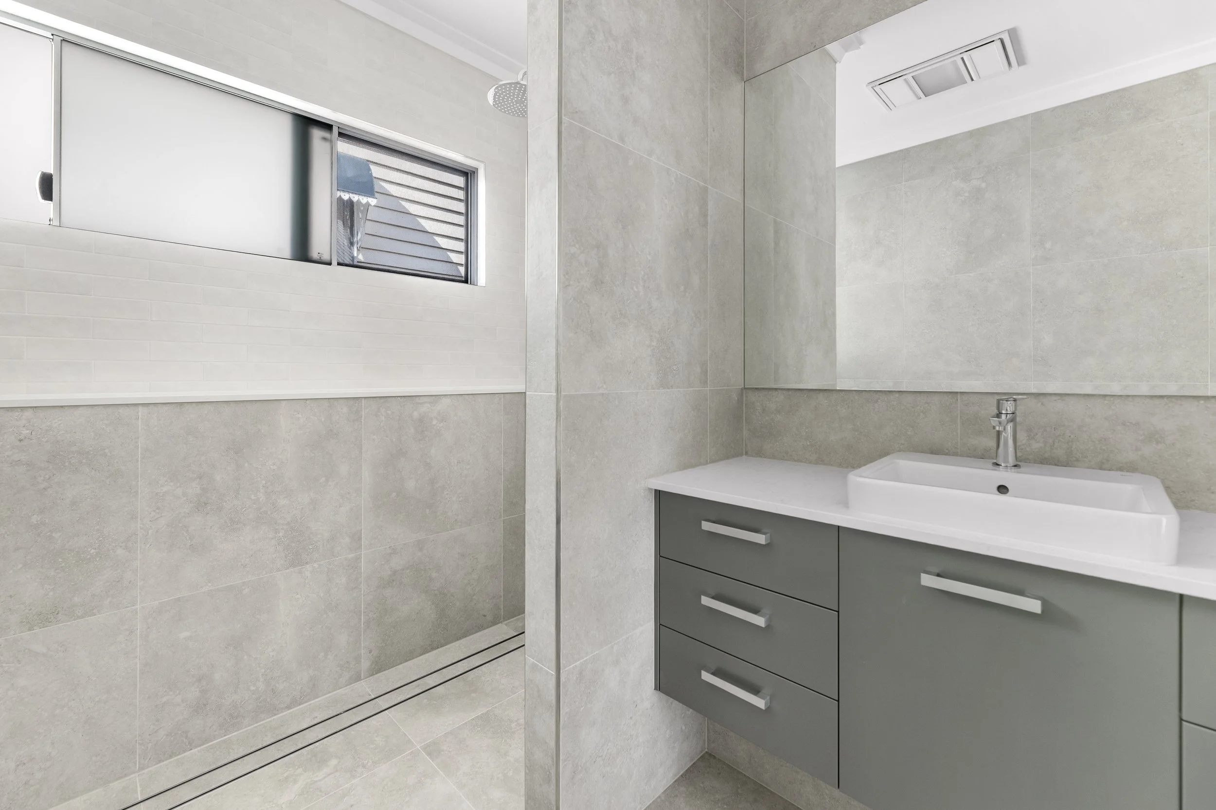 Stuart St Ensuite.jpg