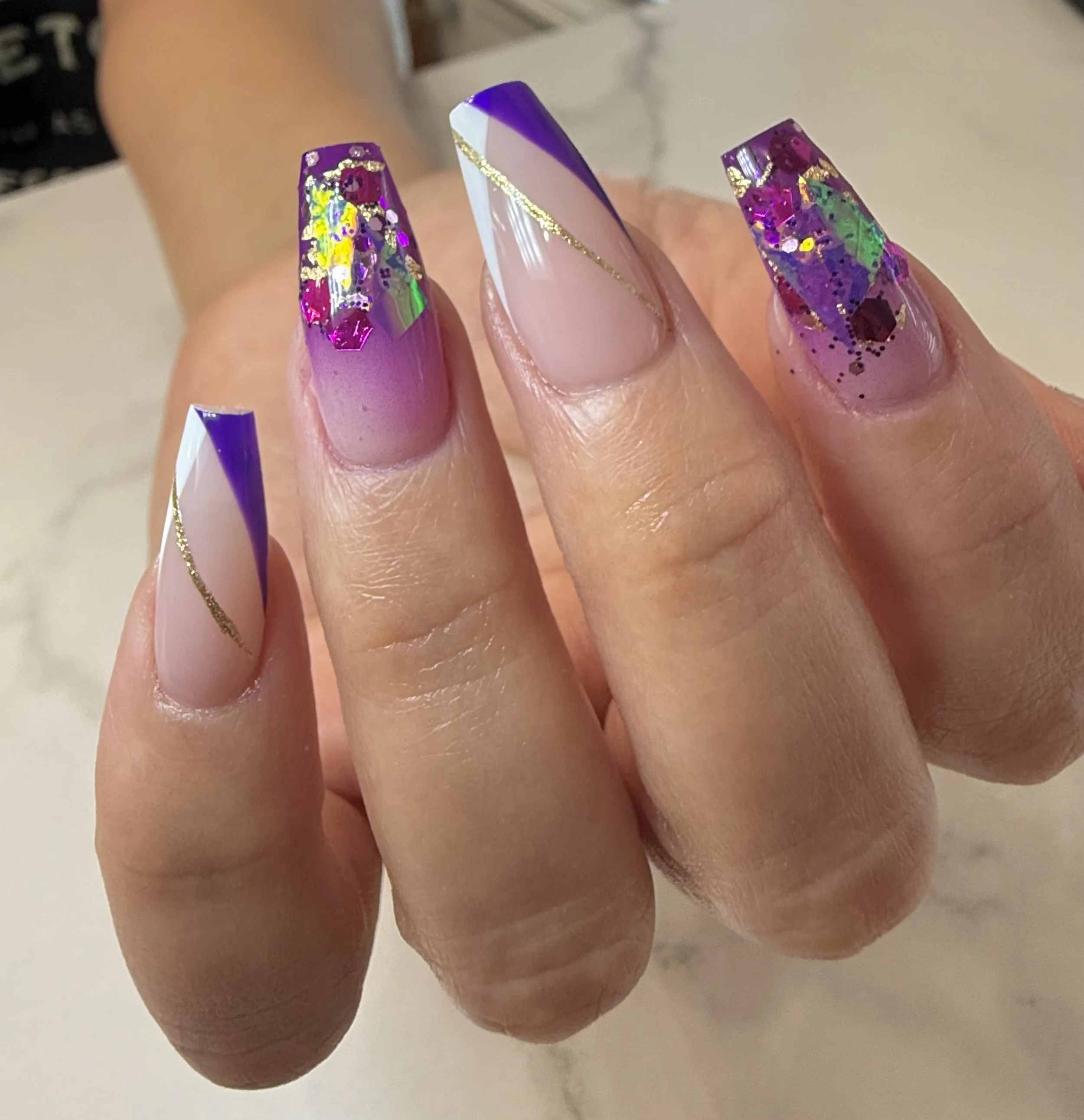 ERIKA - CANVAS BEAUTY BAR