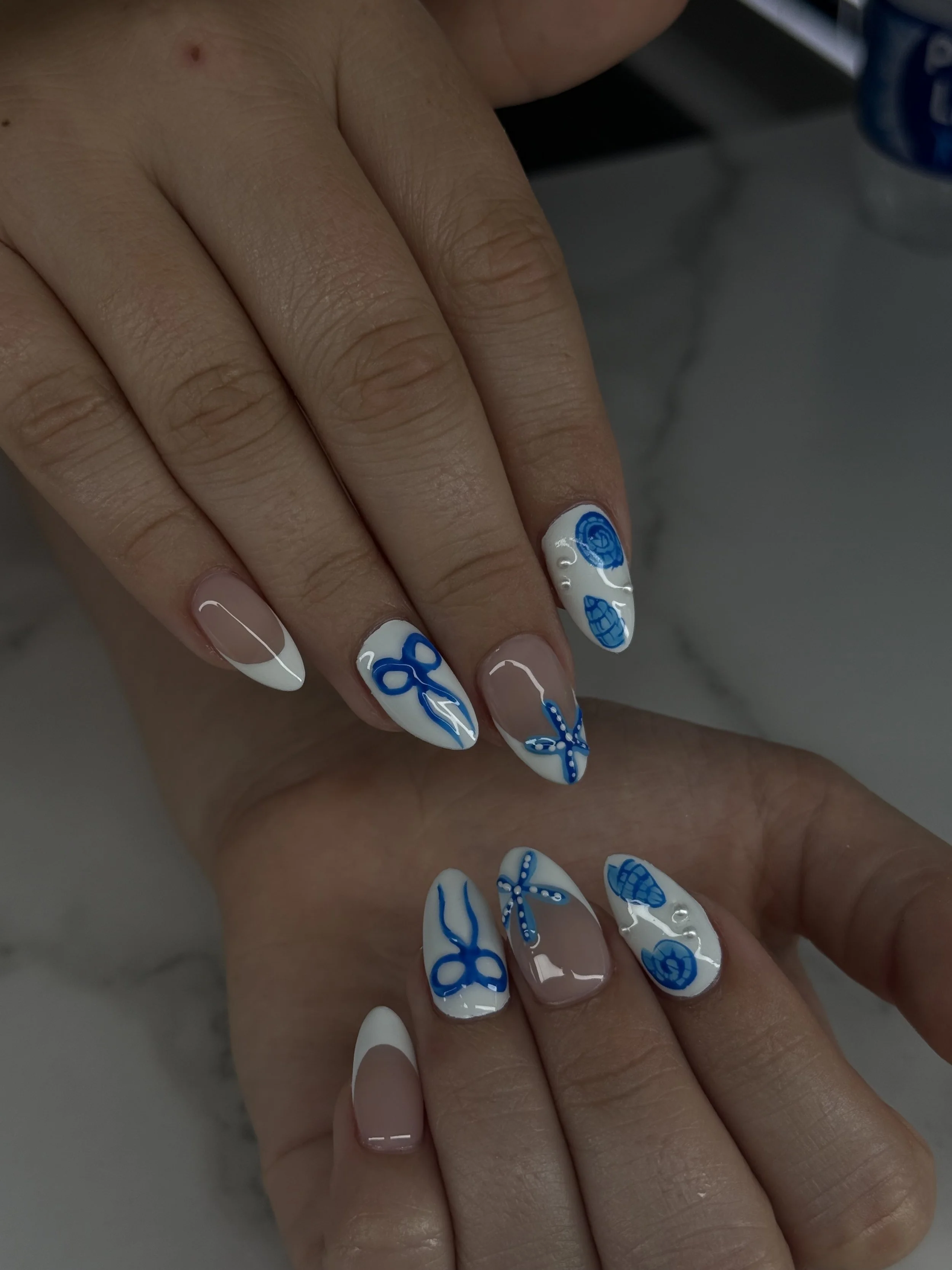 ERIKA - CANVAS BEAUTY BAR