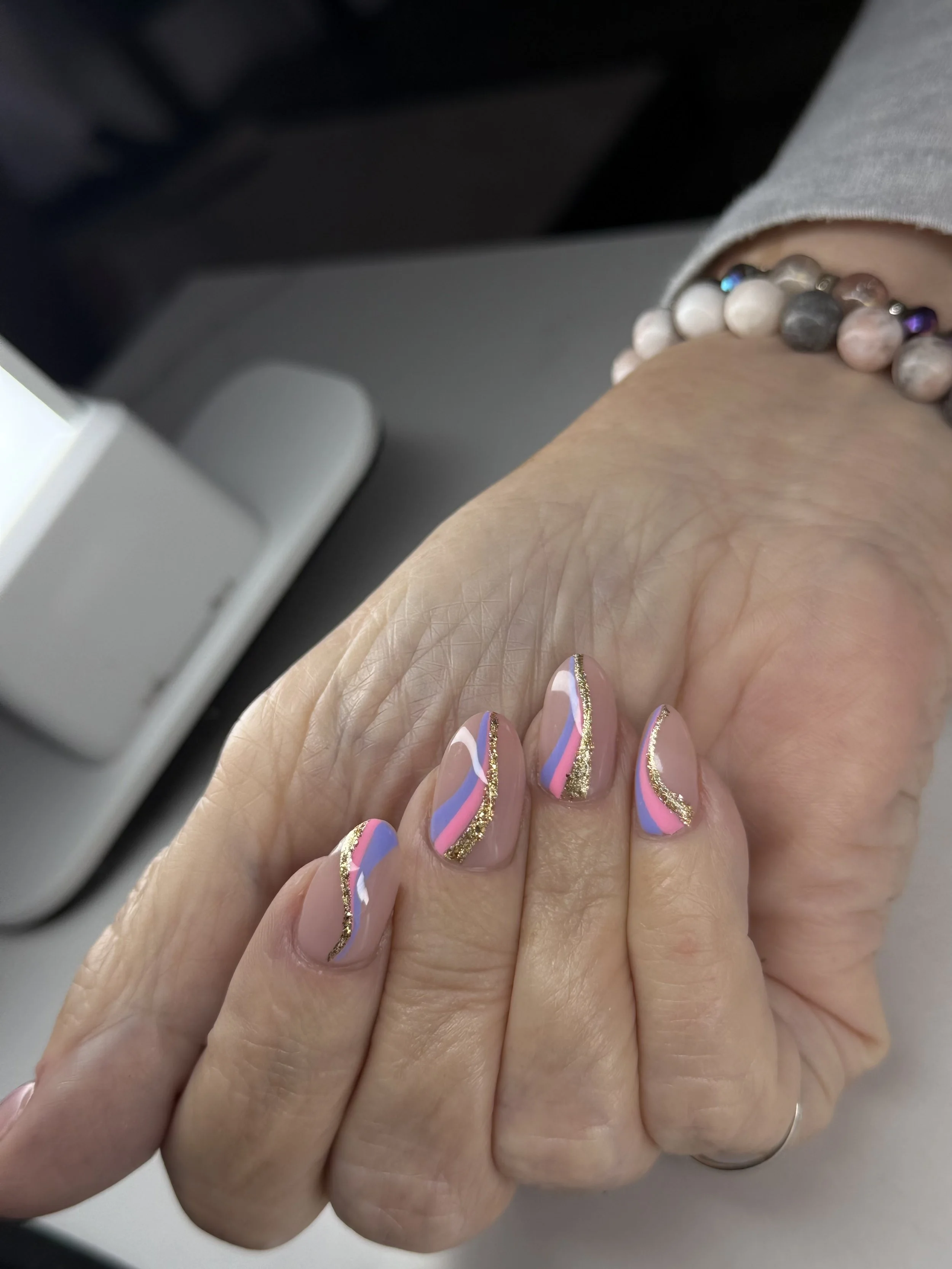 ERIKA - CANVAS BEAUTY BAR