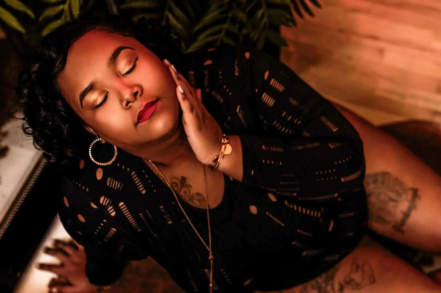 What&rsquo;s holding you back from doing a boudoir session?

Is it the nerves?
Not knowing how to pose?
Feeling like you need to change your appearance first?

Here&rsquo;s the truth:
You don&rsquo;t have to &ldquo;fix&rdquo; anything to deserve this