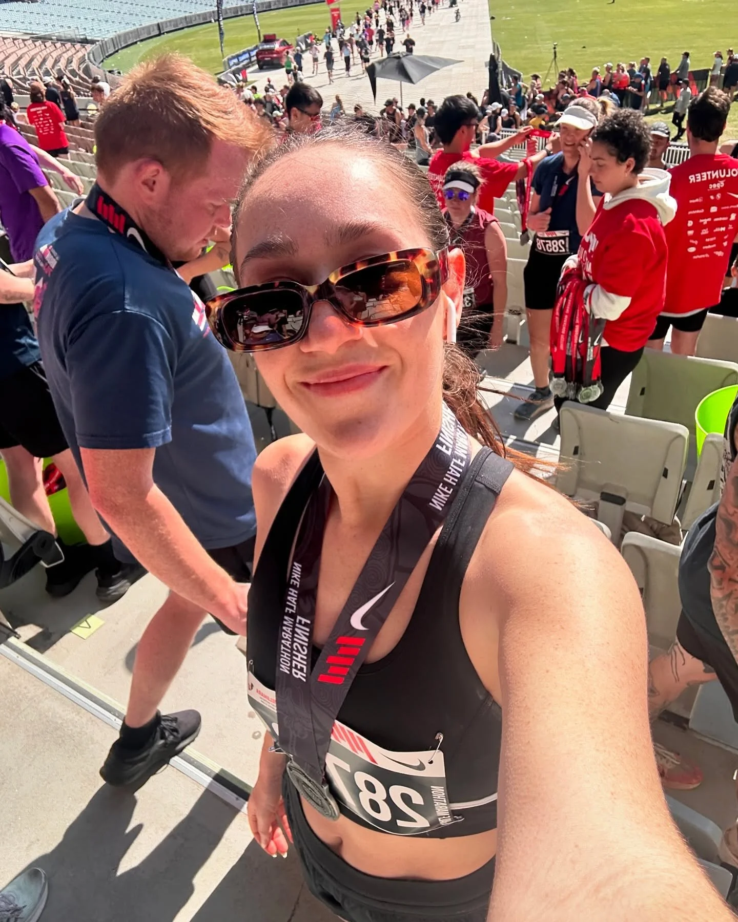 HALF MARATHON 🥇 
Can&rsquo;t quite believe I made it, but proud of myself nonetheless. 
21km on sunny Sunday morning. 
To the man who patted me on the back and told me to keep going at the 20km mark, thanks 🙏 

#melbournemarathon #melbmara #halfmar