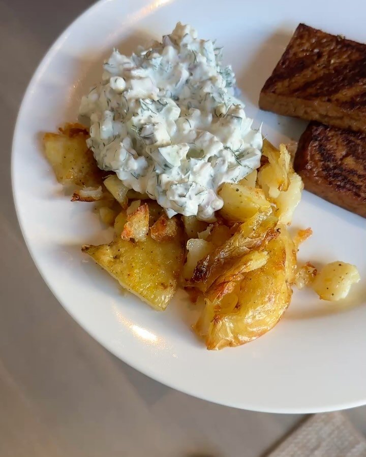 RECIPE: High-protein loaded baked potatoes 

You asked, I&rsquo;ve delivered! 
This is the most delicious flavour combination and turns the humble roast spud into a protein-packed side dish. 

A friendly reminded ~ white potatoes can be a healthy opt