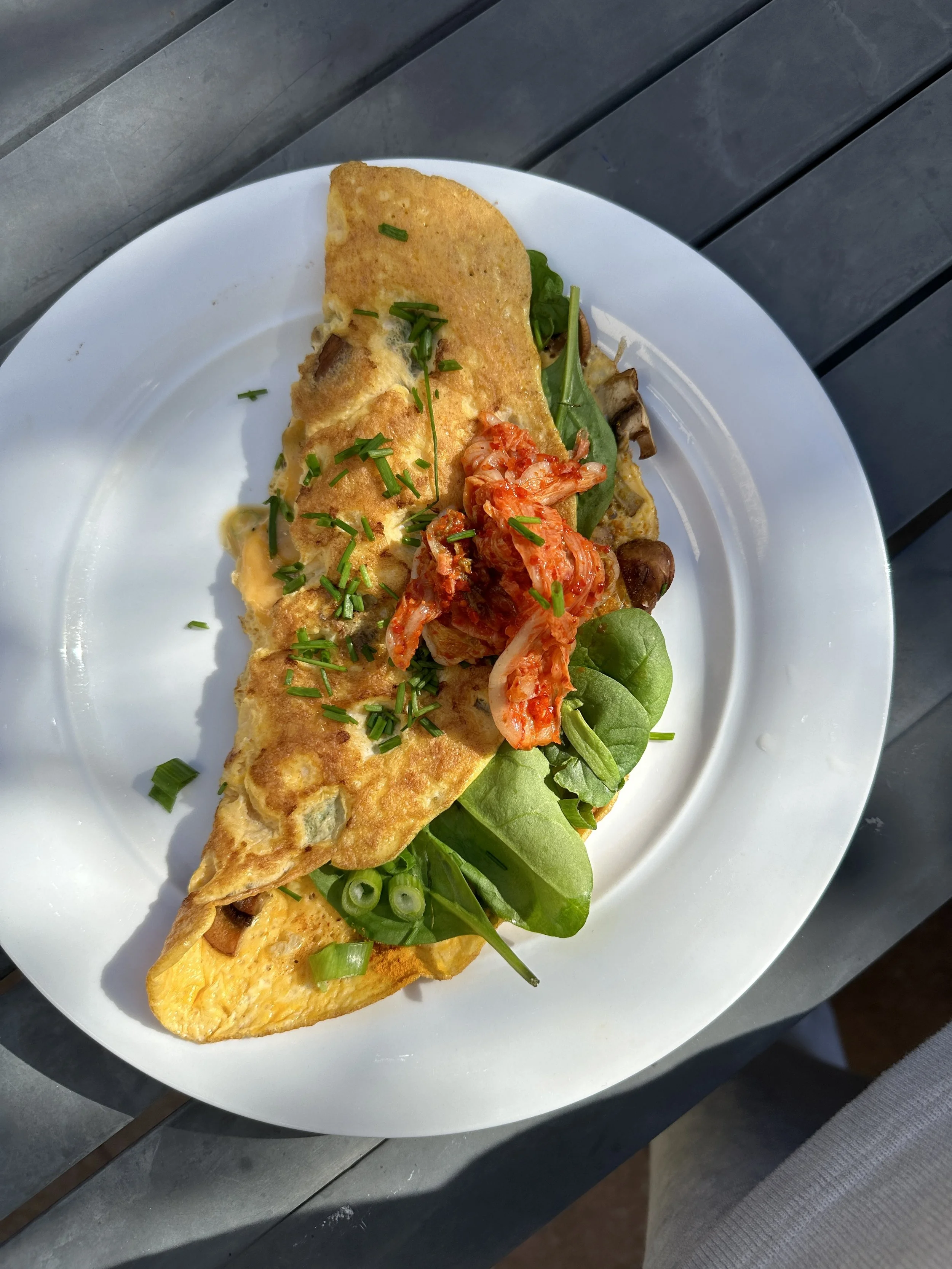 RECIPE: Garlic Mushroom &amp; Kimchi Breakfast Omelette