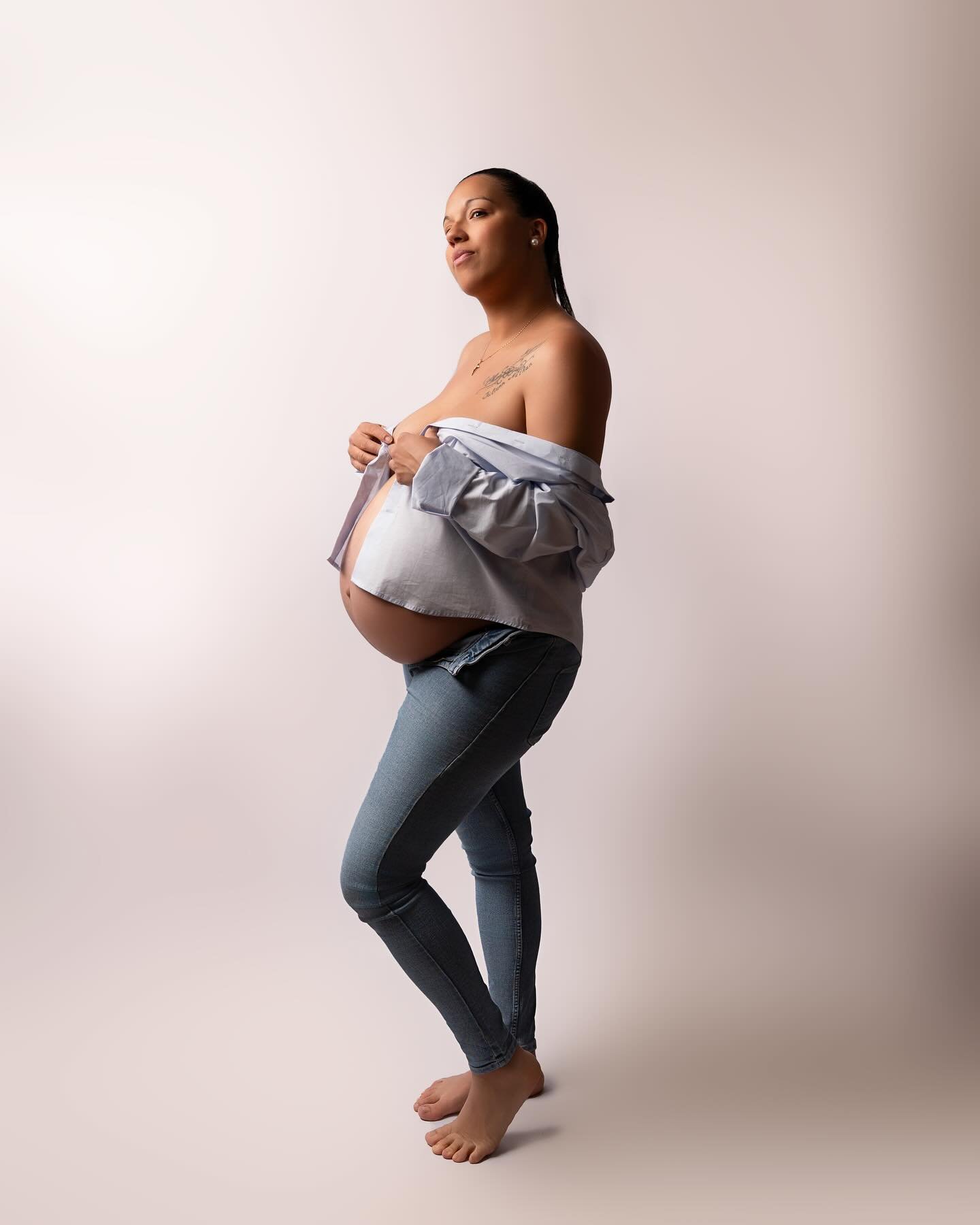 &laquo;&nbsp;Chaque courbe, chaque regard, chaque silence raconte d&eacute;j&agrave; une histoire d&rsquo;amour en devenir&nbsp;&raquo; &hearts;

&rarr; S&eacute;ance Future Maman 

Si votre terme est pr&eacute;vu pour ao&ucirc;t, septembre ou octobr