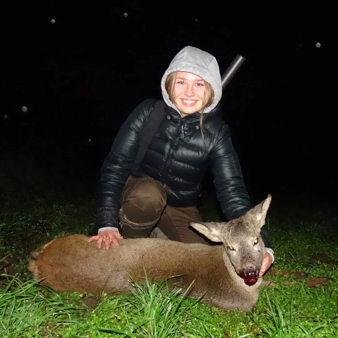 We love a first, Congratulations "Do Do" 🇦🇹 ... A great shot on your Roe doe 🌿📯🍻.
#huntinghungary #roedeer #deermanagement #deerstalking #fieldtofork