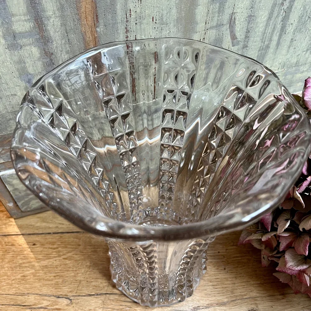 vase en verre moulé