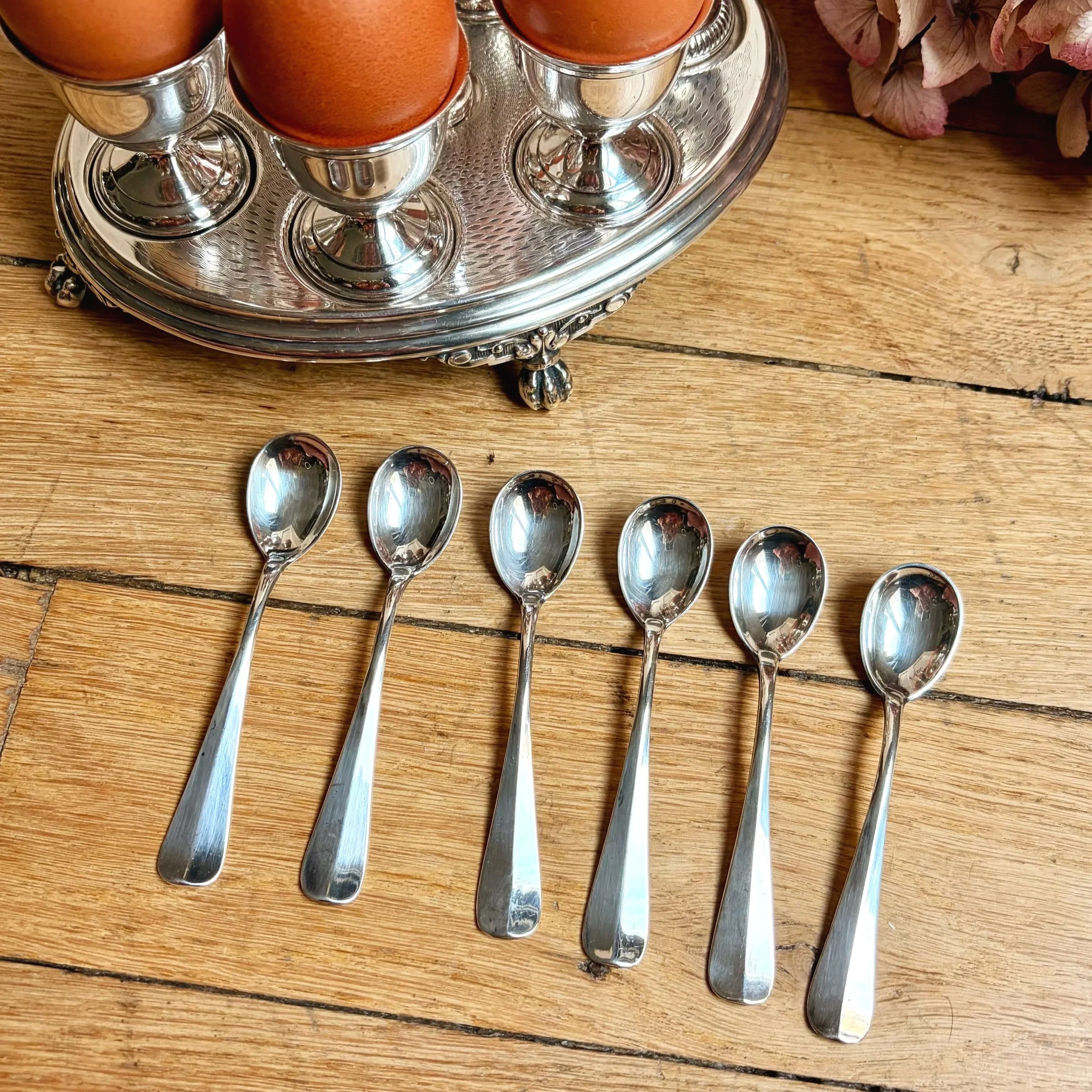 service à oeufs
