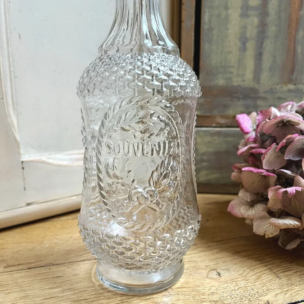 bouteille en verre ancienne 3.webp