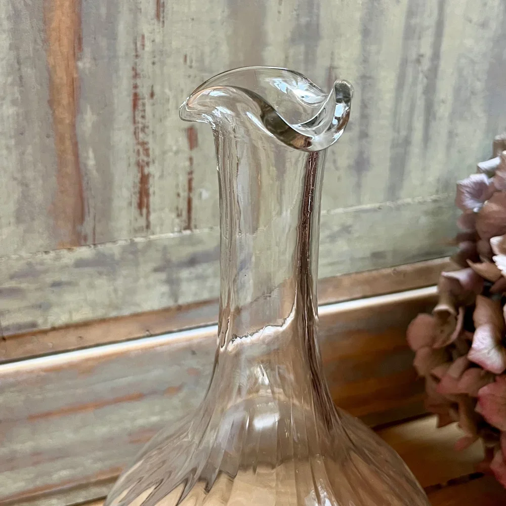 carafe col pincé 3.webp