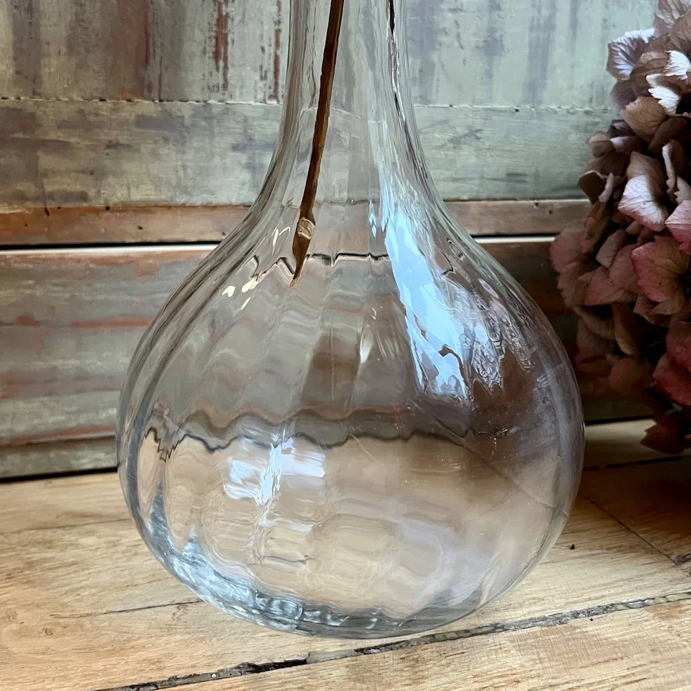 carafe col pincé 4.webp