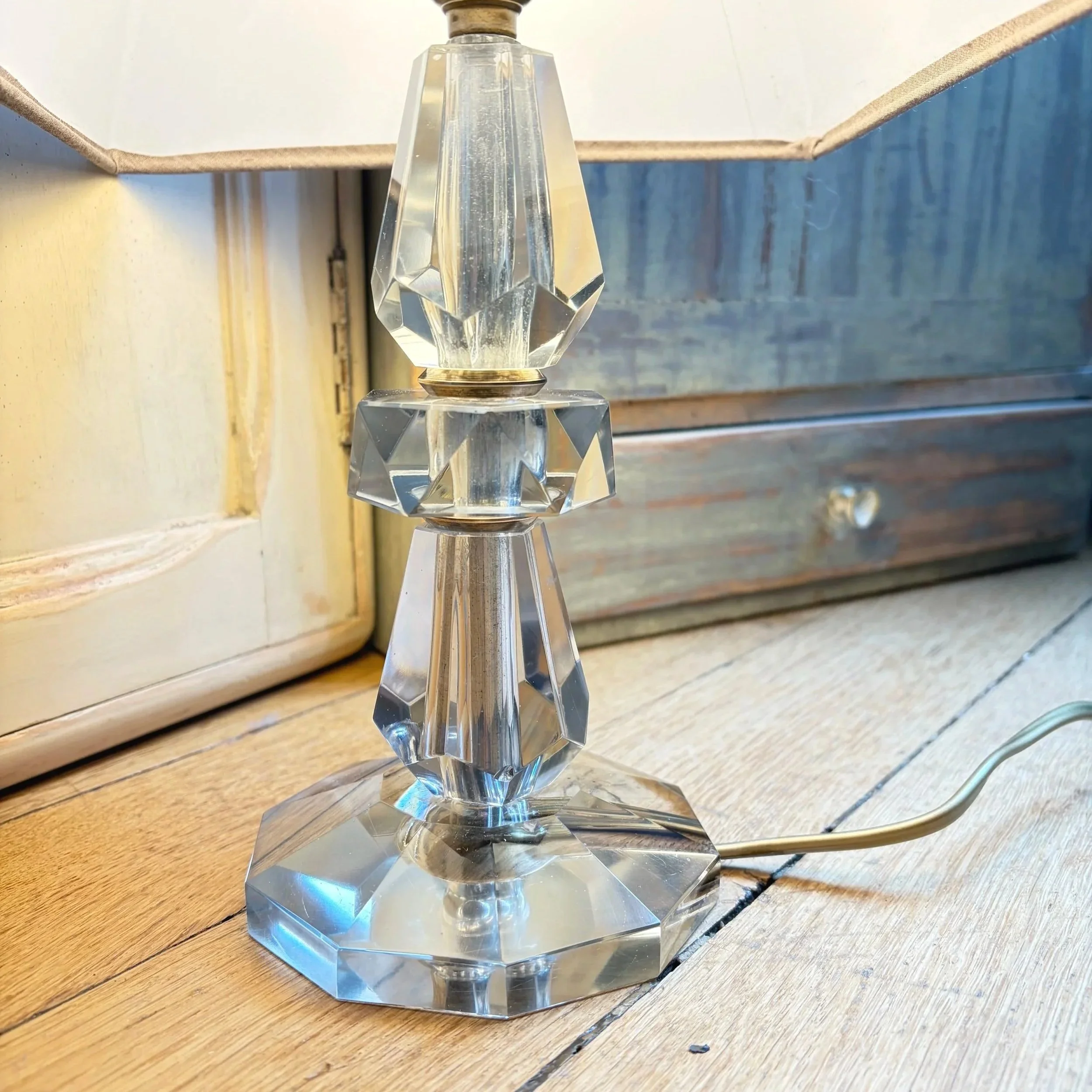 lampe%2Bcristal%2Btaille%25CC%2581%2B3.jpg