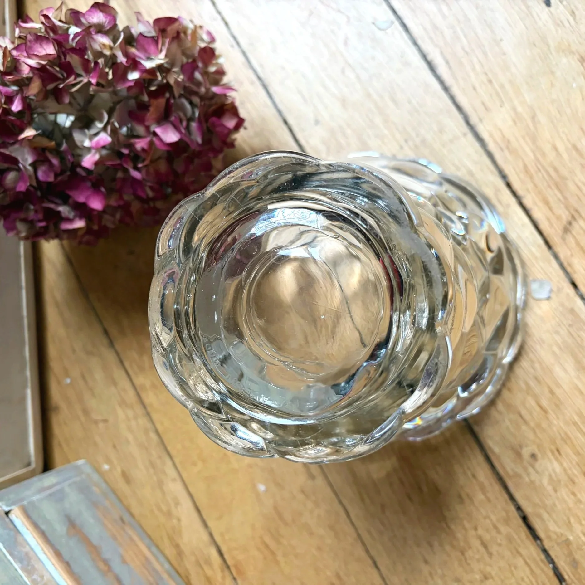 vase en verre moulé
